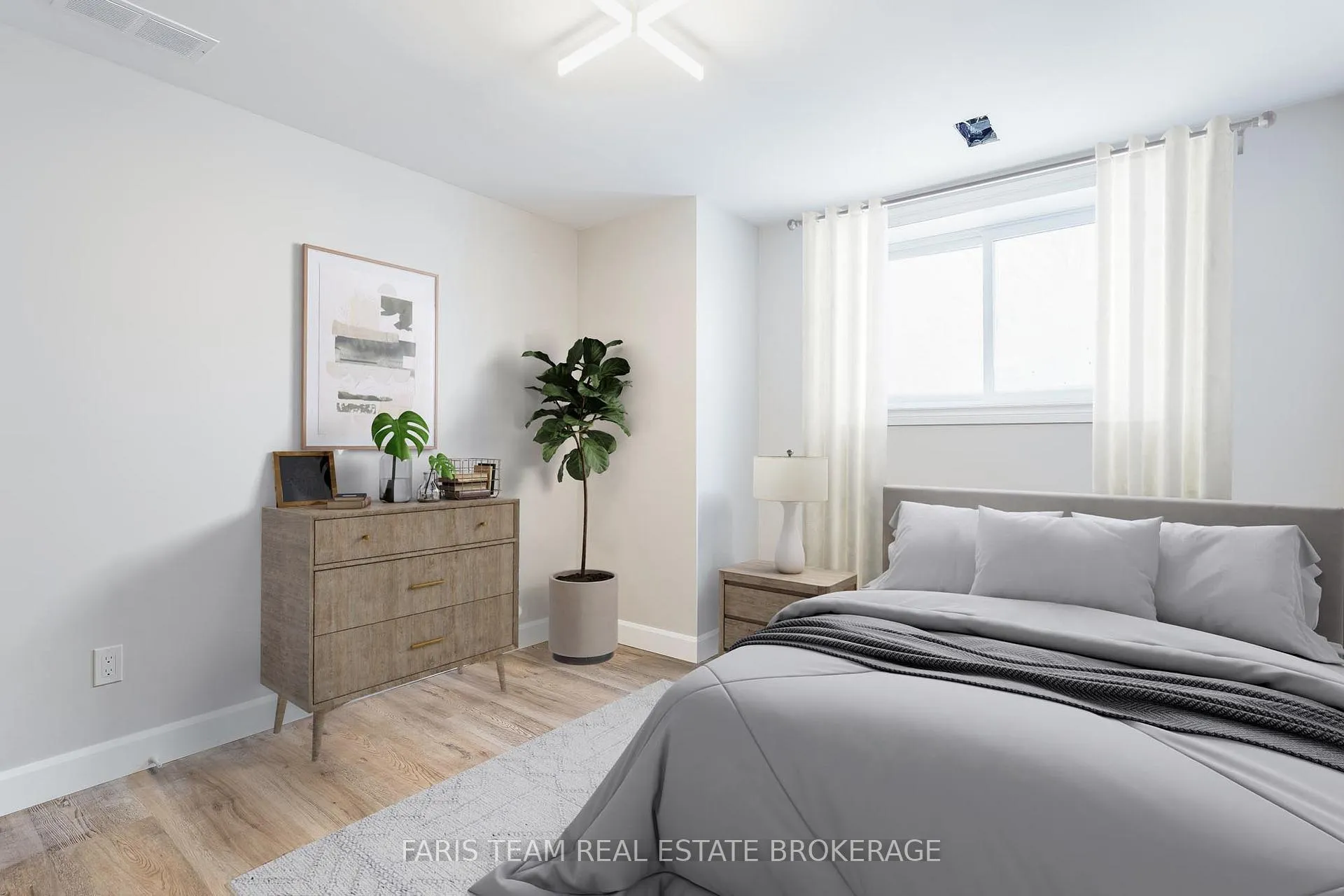 Photo 32 of 33 Frank Street, Wasaga Beach — HOMEH