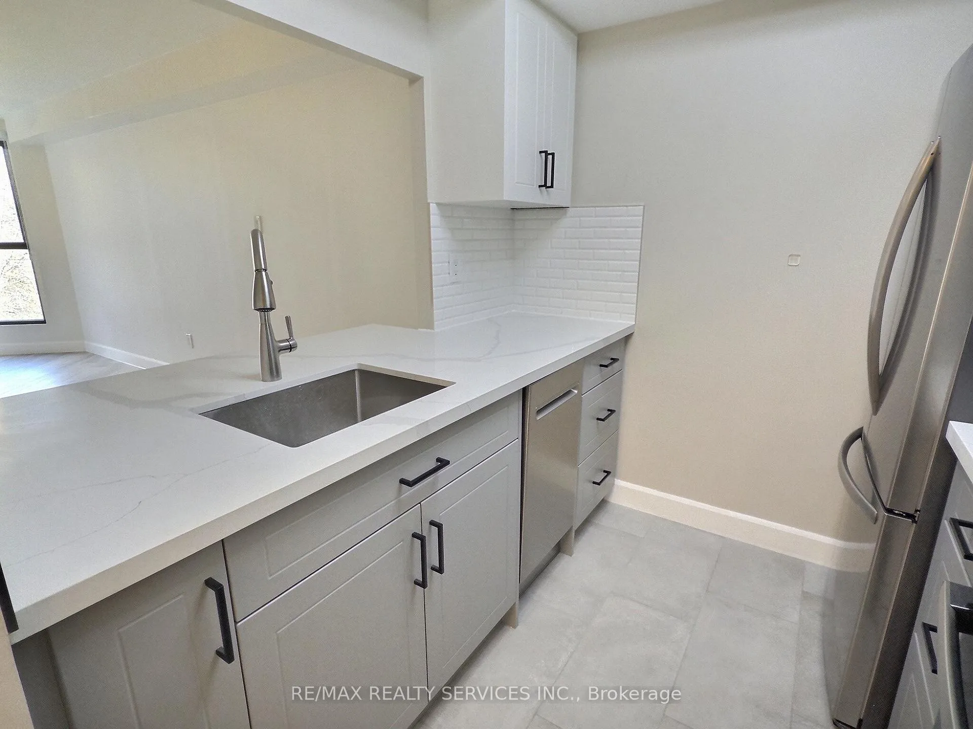 Photo 5 of Unit 321, 8351 Mclaughlin Road S, Brampton, Brampton South — HOMEH
