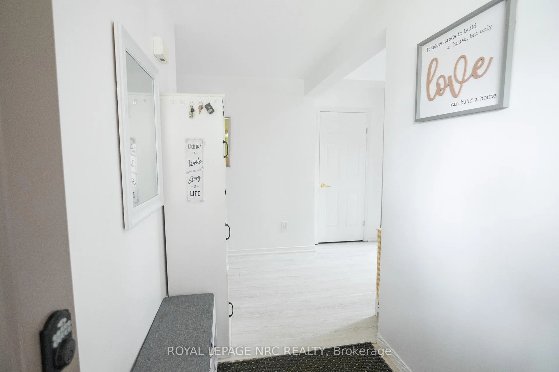 Photo 4 of Unit 10, 3797 Orlando Drive, Niagara Falls, Church's Lane — HOMEH