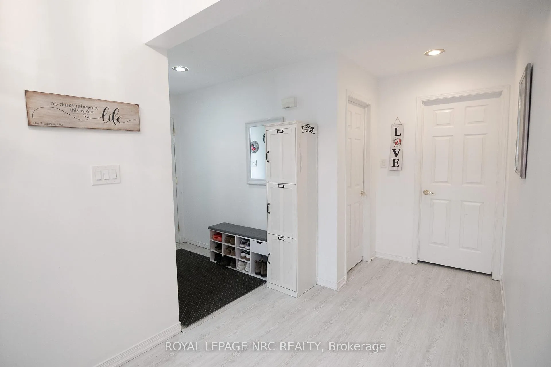 Photo 5 of Unit 10, 3797 Orlando Drive, Niagara Falls, Church's Lane — HOMEH