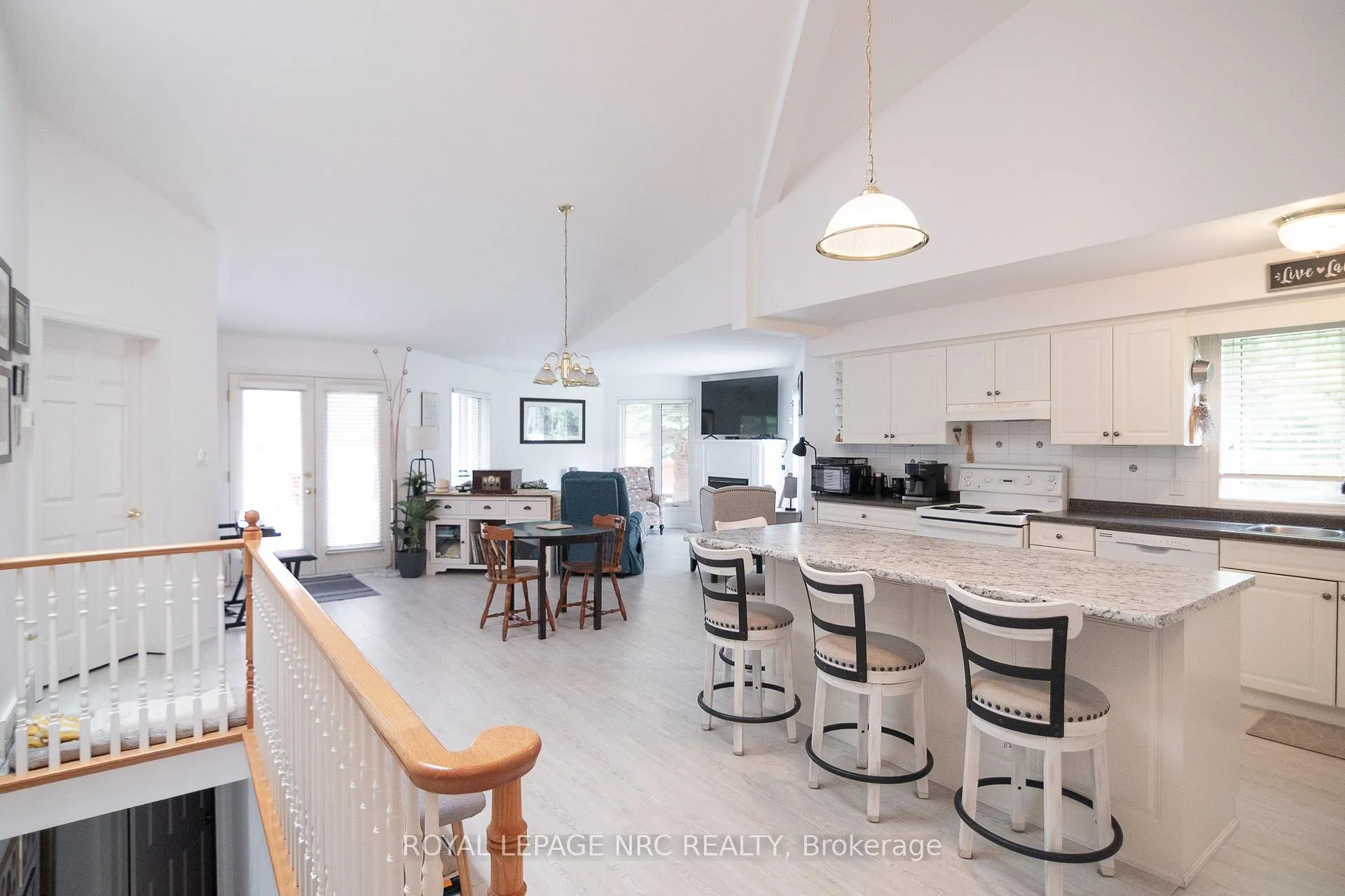 Photo 6 of Unit 10, 3797 Orlando Drive, Niagara Falls, Church's Lane — HOMEH
