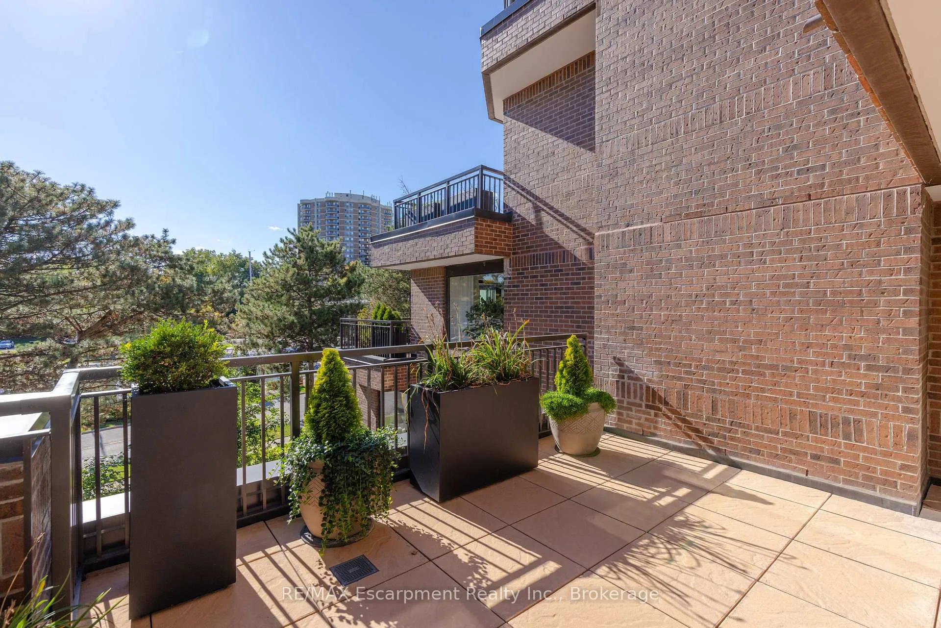 Photo 16 of Unit 303, 100 Lakeshore Road E, Oakville, Old Oakville — HOMEH