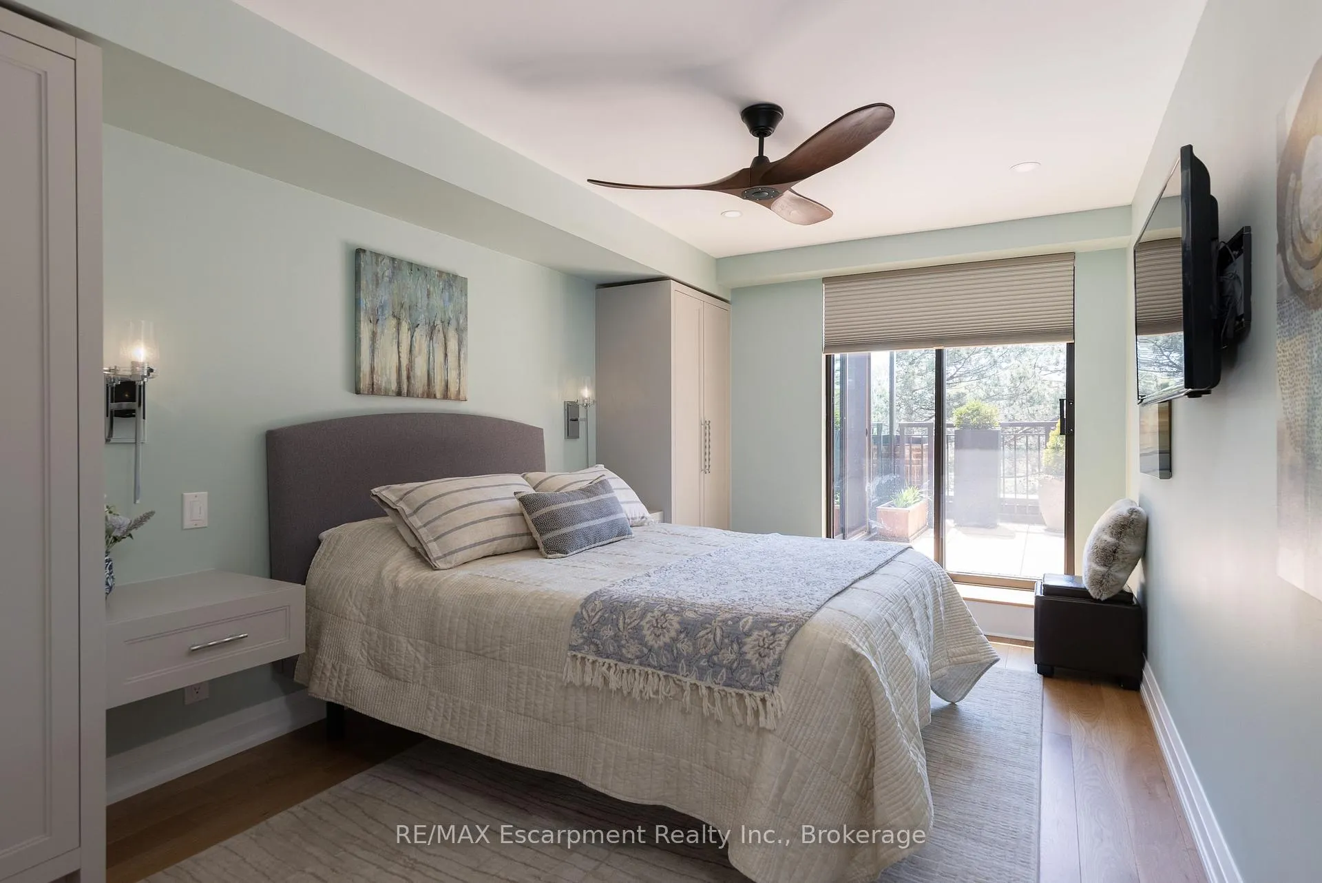 Photo 25 of Unit 303, 100 Lakeshore Road E, Oakville, Old Oakville — HOMEH