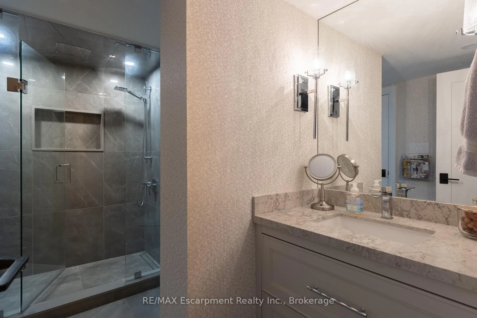 Photo 26 of Unit 303, 100 Lakeshore Road E, Oakville, Old Oakville — HOMEH