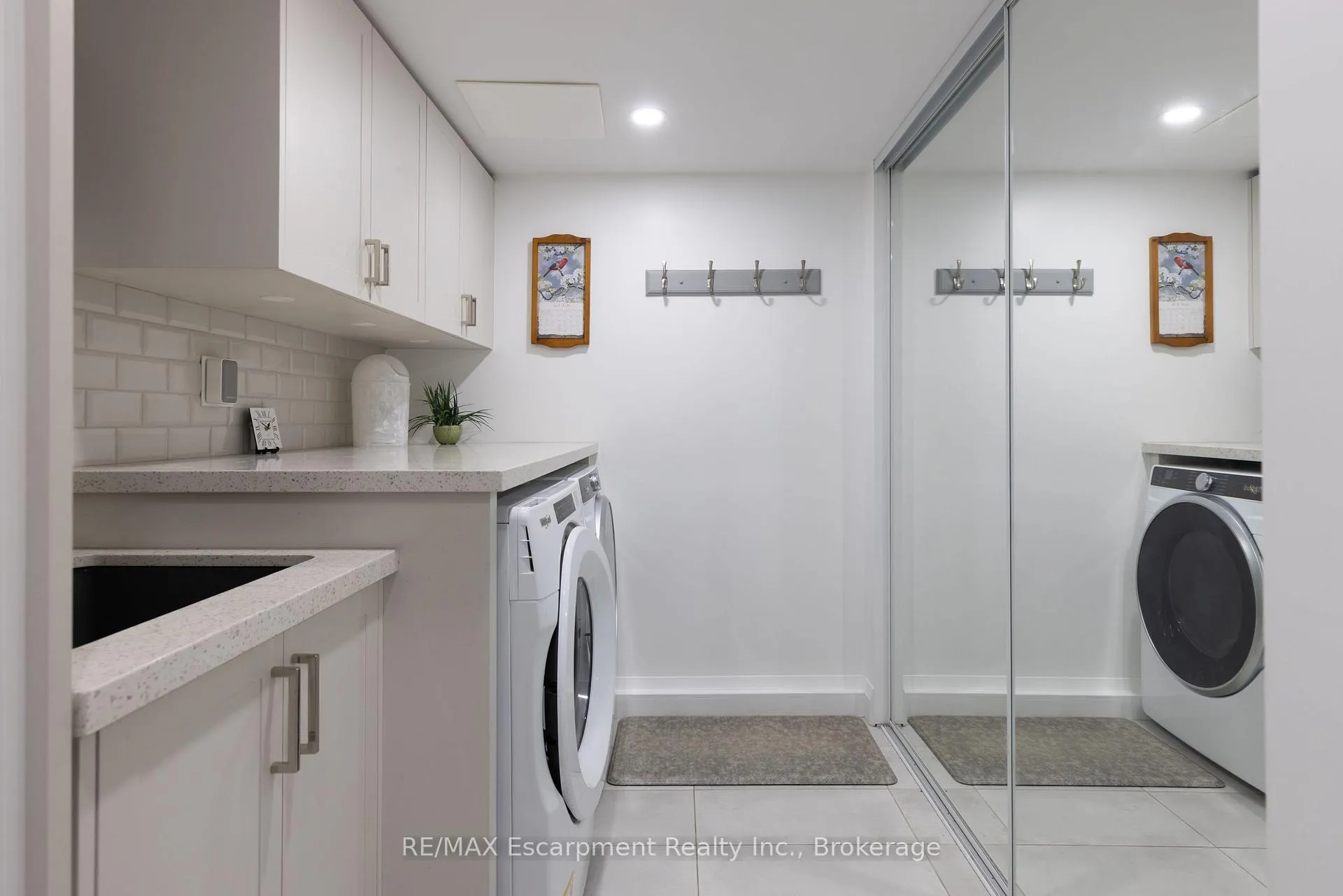Photo 27 of Unit 303, 100 Lakeshore Road E, Oakville, Old Oakville — HOMEH