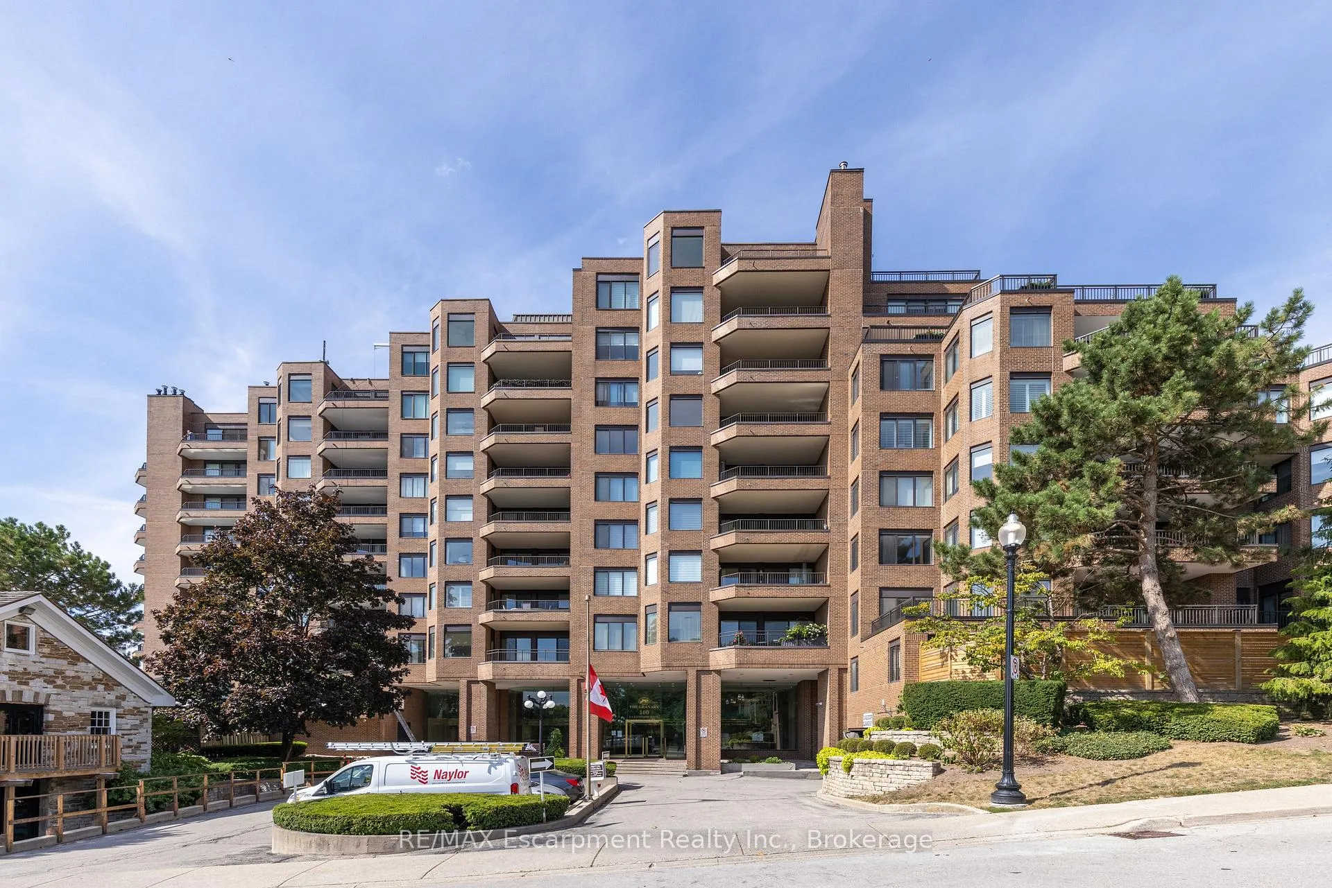 Photo 31 of Unit 303, 100 Lakeshore Road E, Oakville, Old Oakville — HOMEH