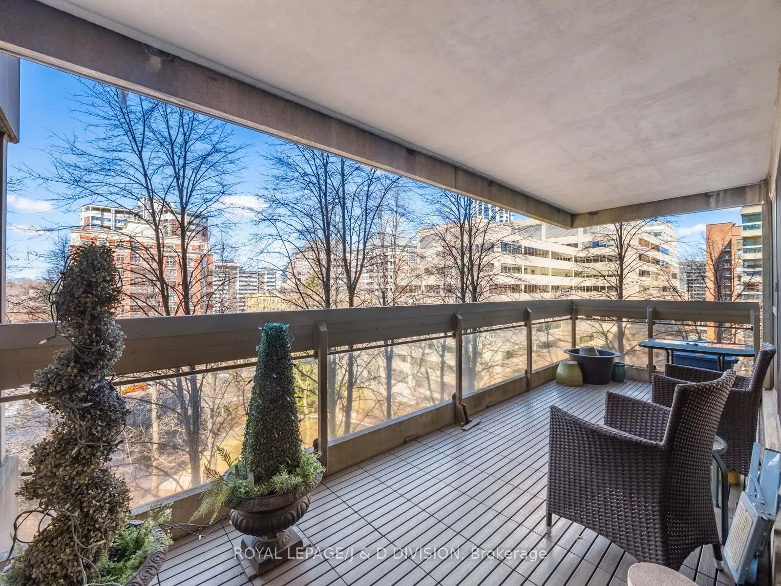 Photo 4 of Unit 804, 63 St Clair Avenue W, Toronto, Yonge-St. Clair — HOMEH