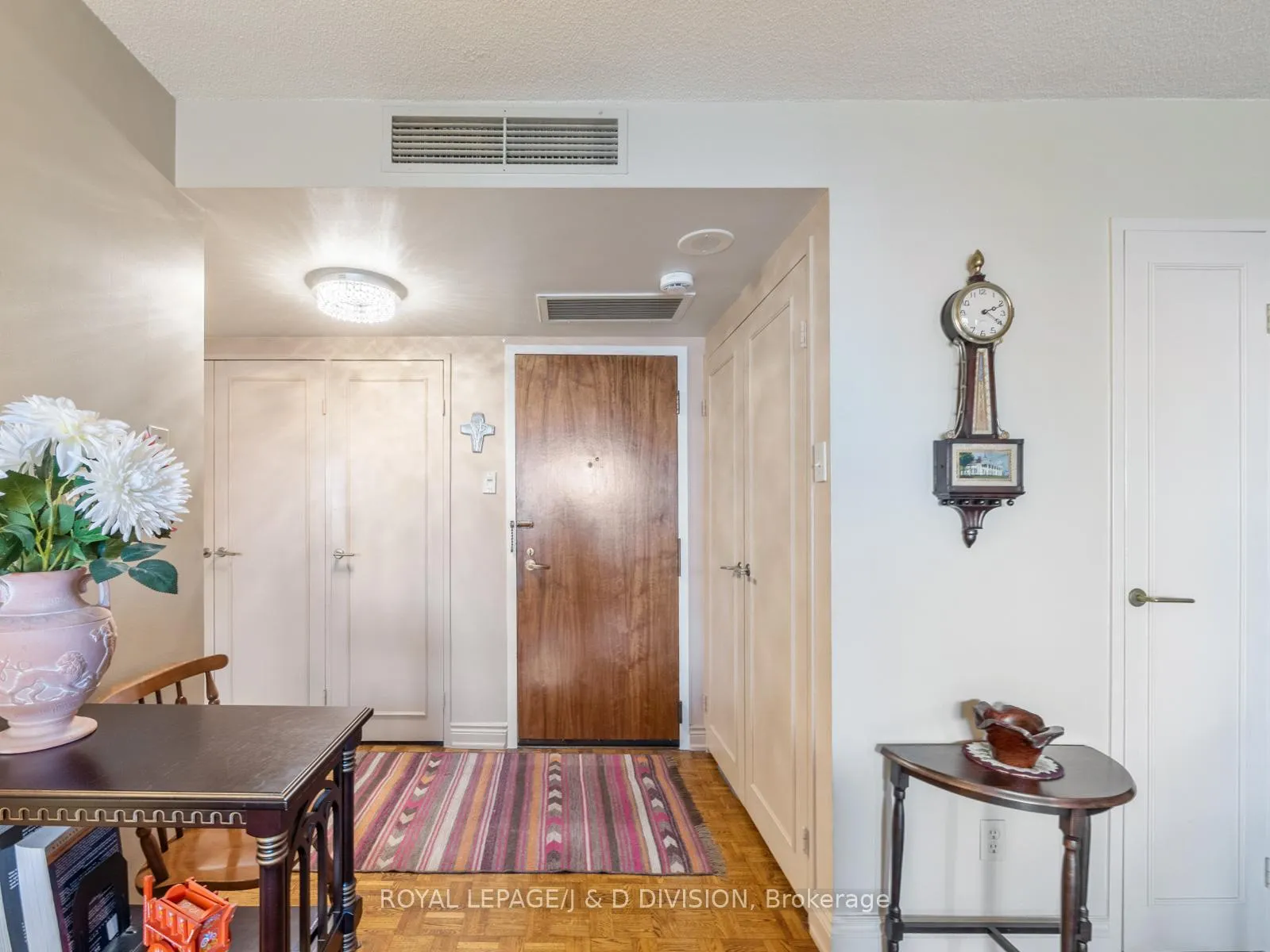 Photo 7 of Unit 804, 63 St Clair Avenue W, Toronto, Yonge-St. Clair — HOMEH