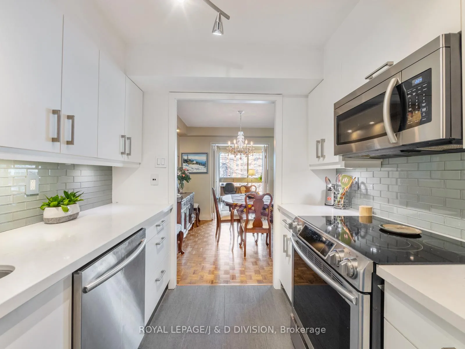 Photo 17 of Unit 804, 63 St Clair Avenue W, Toronto, Yonge-St. Clair — HOMEH