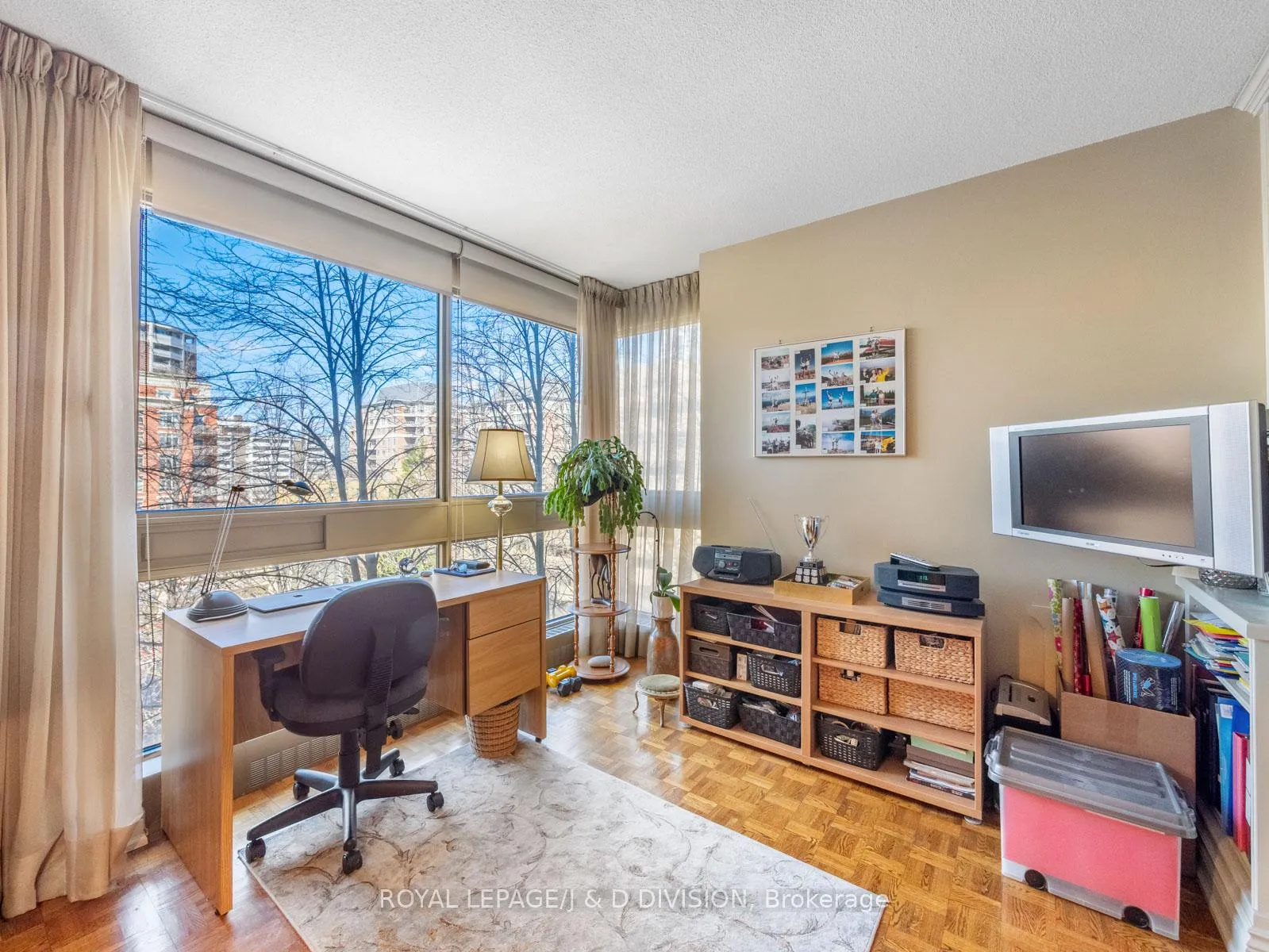 Photo 19 of Unit 804, 63 St Clair Avenue W, Toronto, Yonge-St. Clair — HOMEH
