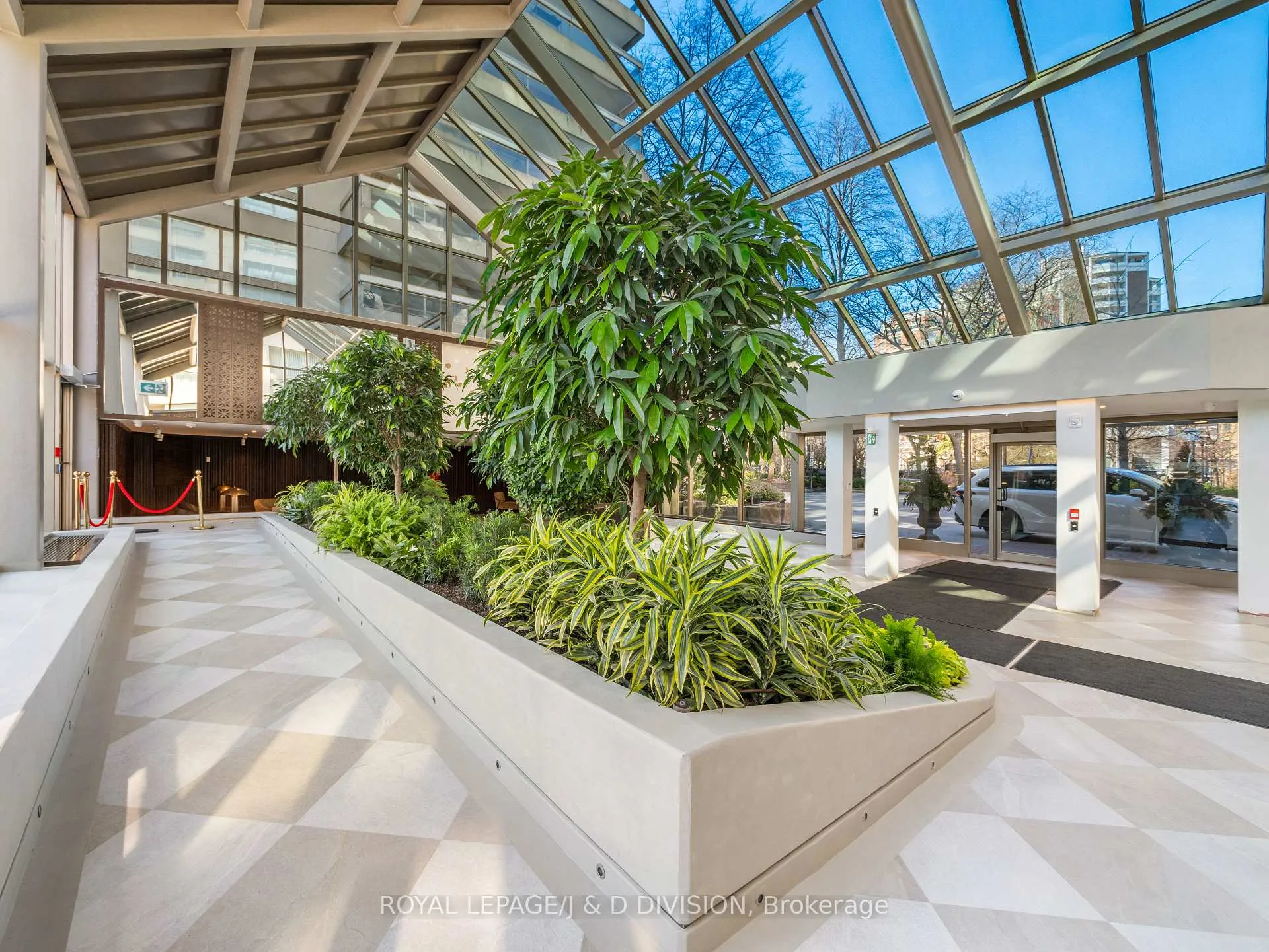 Photo 23 of Unit 804, 63 St Clair Avenue W, Toronto, Yonge-St. Clair — HOMEH