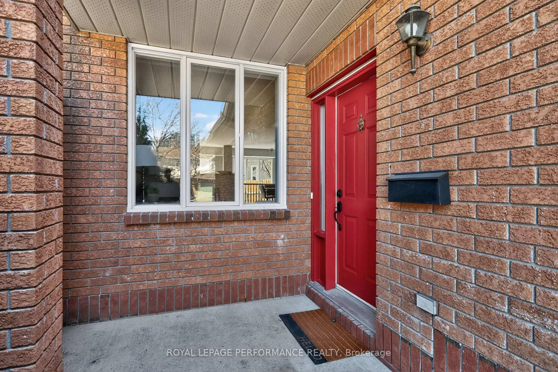 Photo 2 of 3835 Crowsnest Avenue, Ottawa, Quinterra — HOMEH