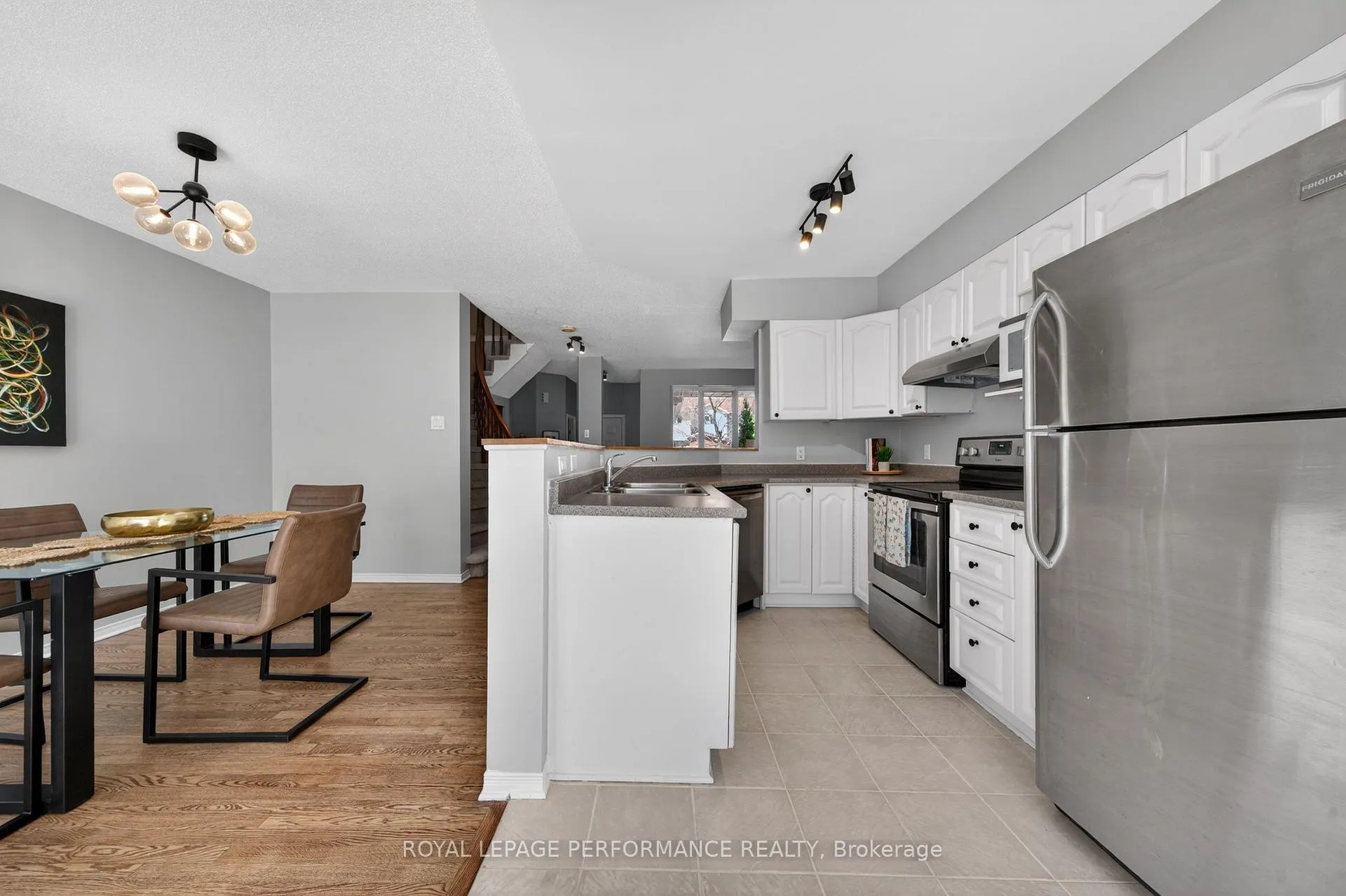 Photo 13 of 3835 Crowsnest Avenue, Ottawa, Quinterra — HOMEH