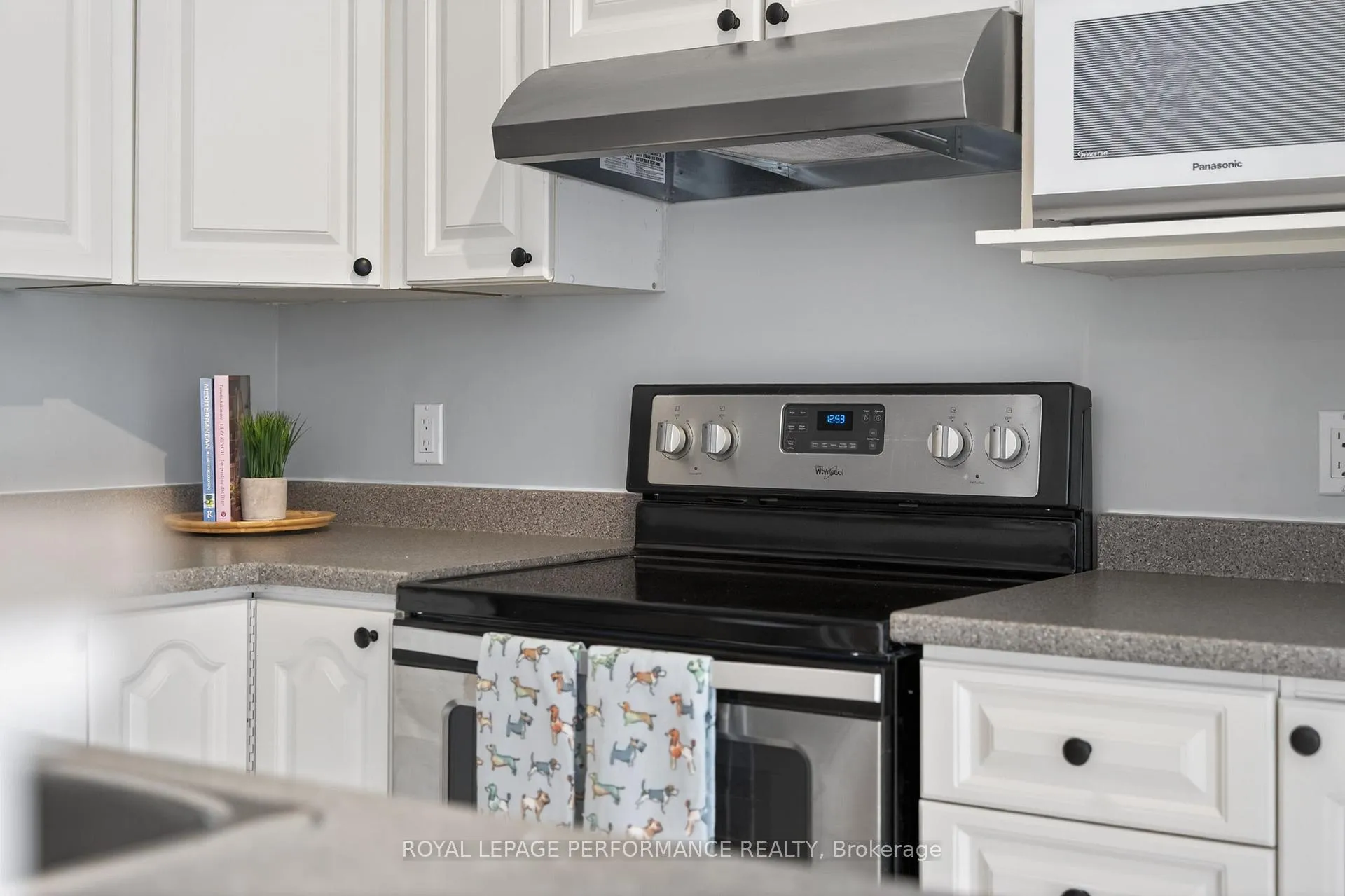 Photo 15 of 3835 Crowsnest Avenue, Ottawa, Quinterra — HOMEH
