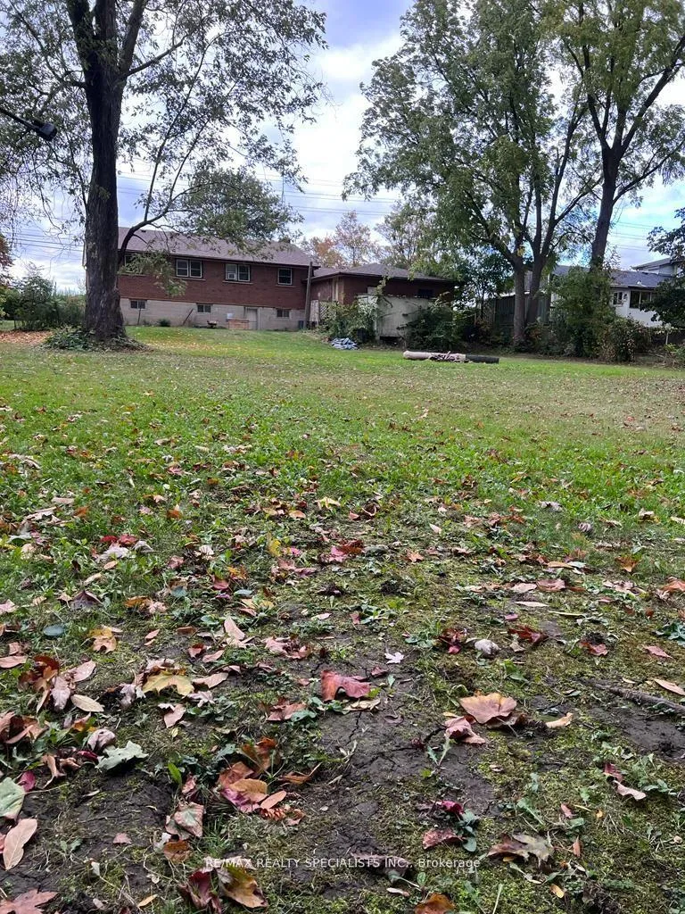 Photo 12 of 7810 Five Side Road, Milton, Milton North — HOMEH
