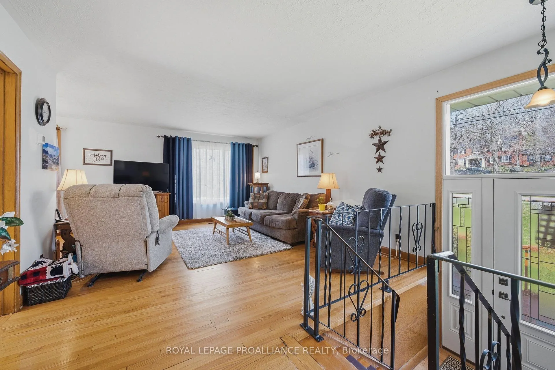 Photo 4 of 131 Lock Road, Quinte West, Murray Ward — HOMEH