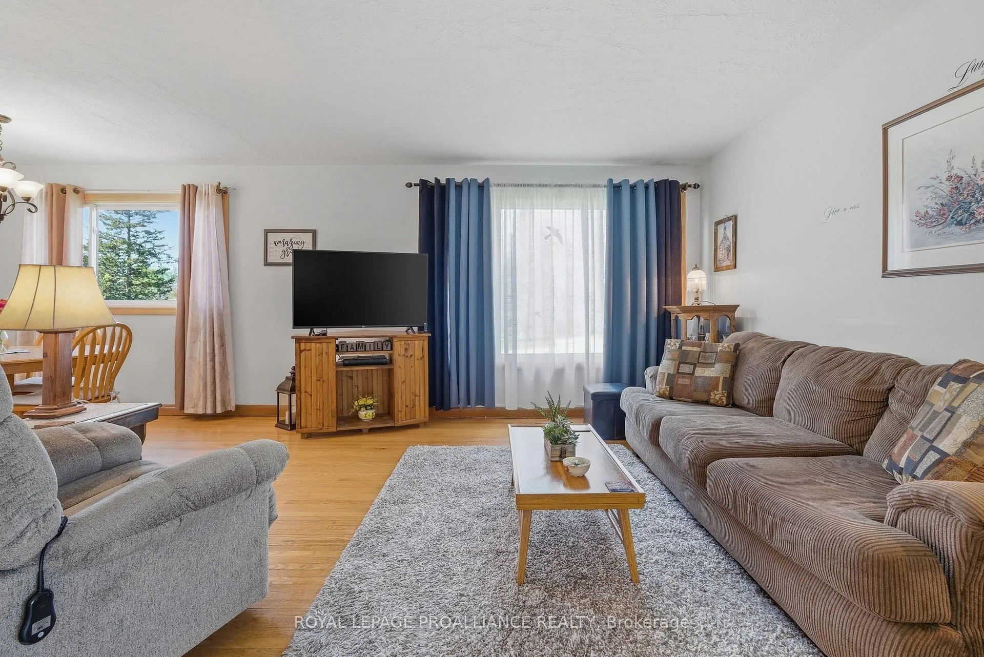 Photo 5 of 131 Lock Road, Quinte West, Murray Ward — HOMEH