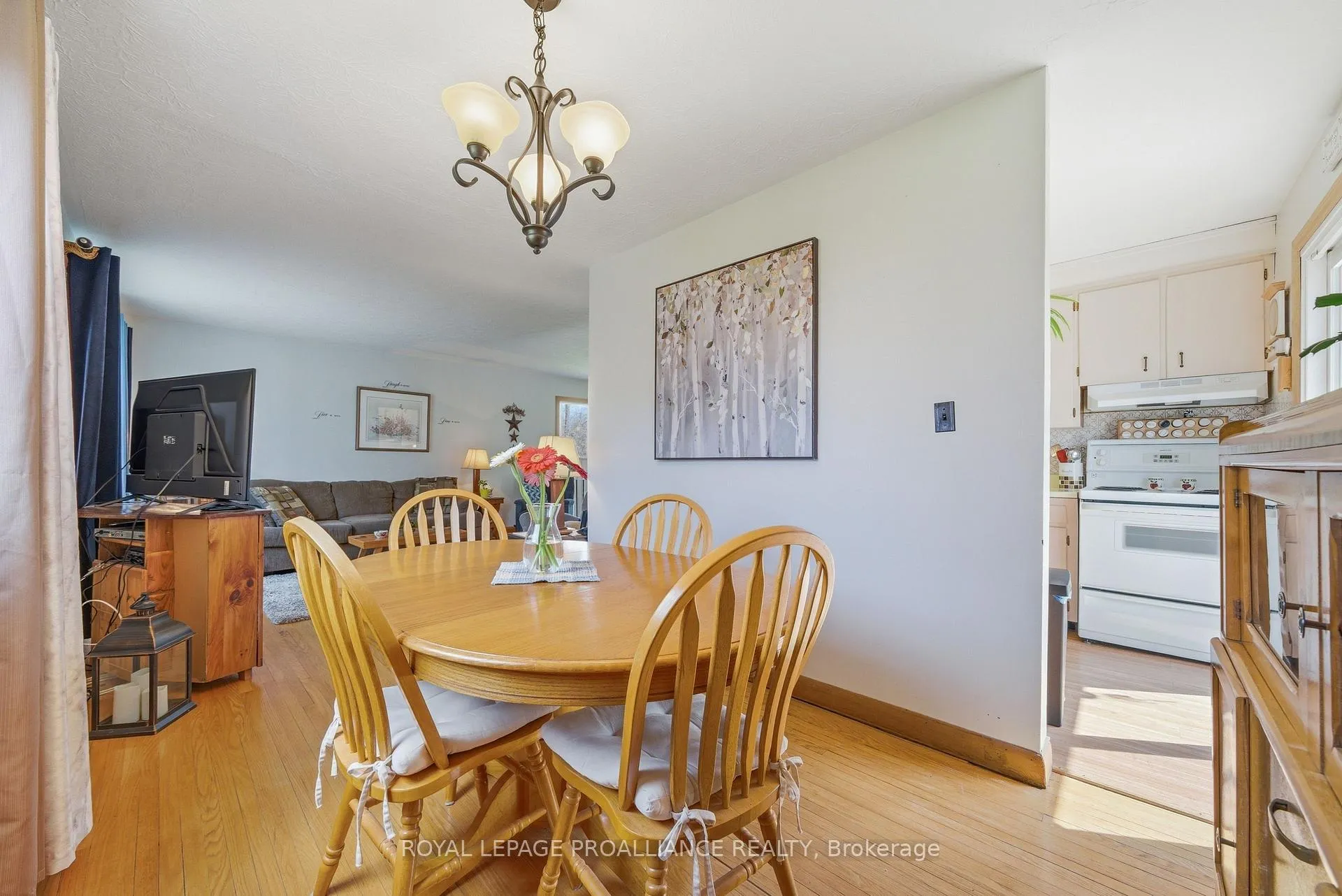 Photo 9 of 131 Lock Road, Quinte West, Murray Ward — HOMEH