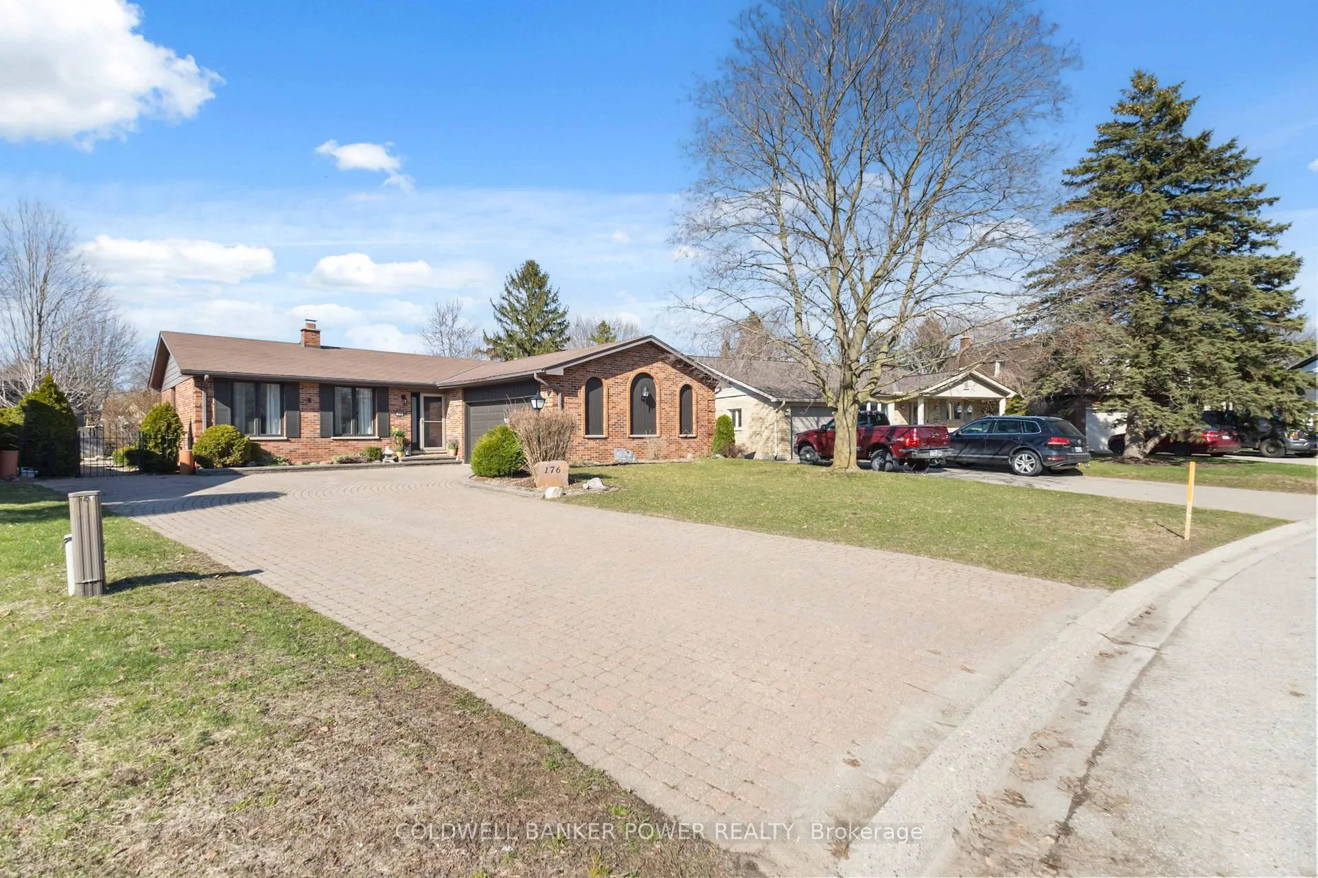 Photo 2 of 176 Canterbury Drive, Thames Centre, Dorchester — HOMEH