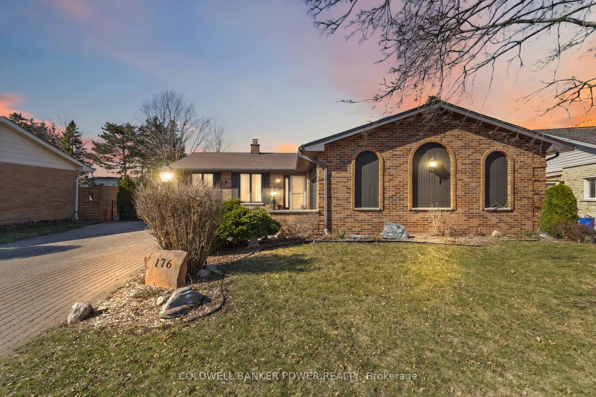 Photo 3 of 176 Canterbury Drive, Thames Centre, Dorchester — HOMEH