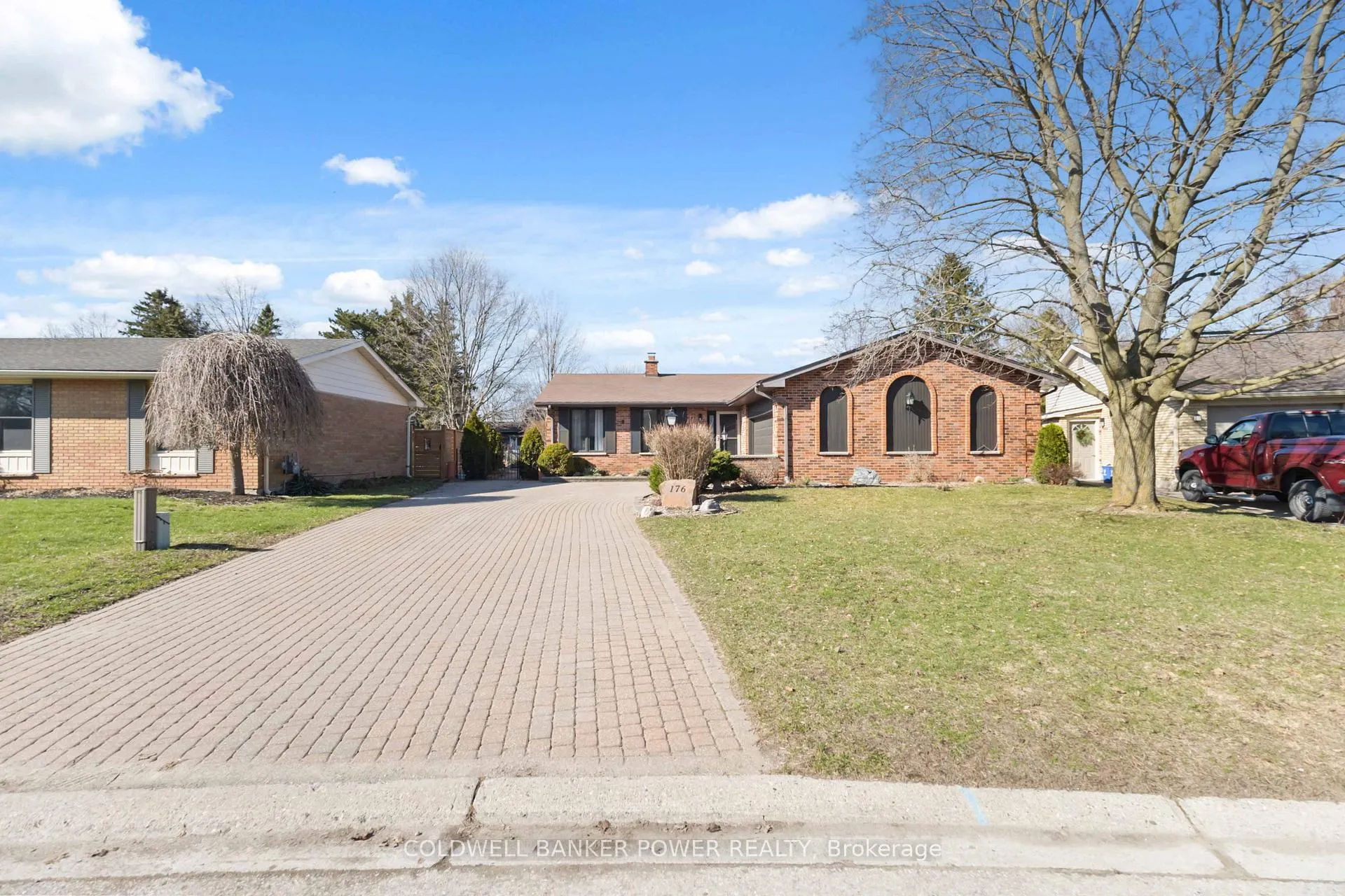 Photo 4 of 176 Canterbury Drive, Thames Centre, Dorchester — HOMEH
