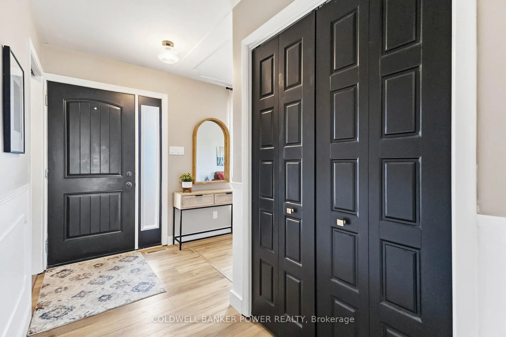 Photo 6 of 176 Canterbury Drive, Thames Centre, Dorchester — HOMEH