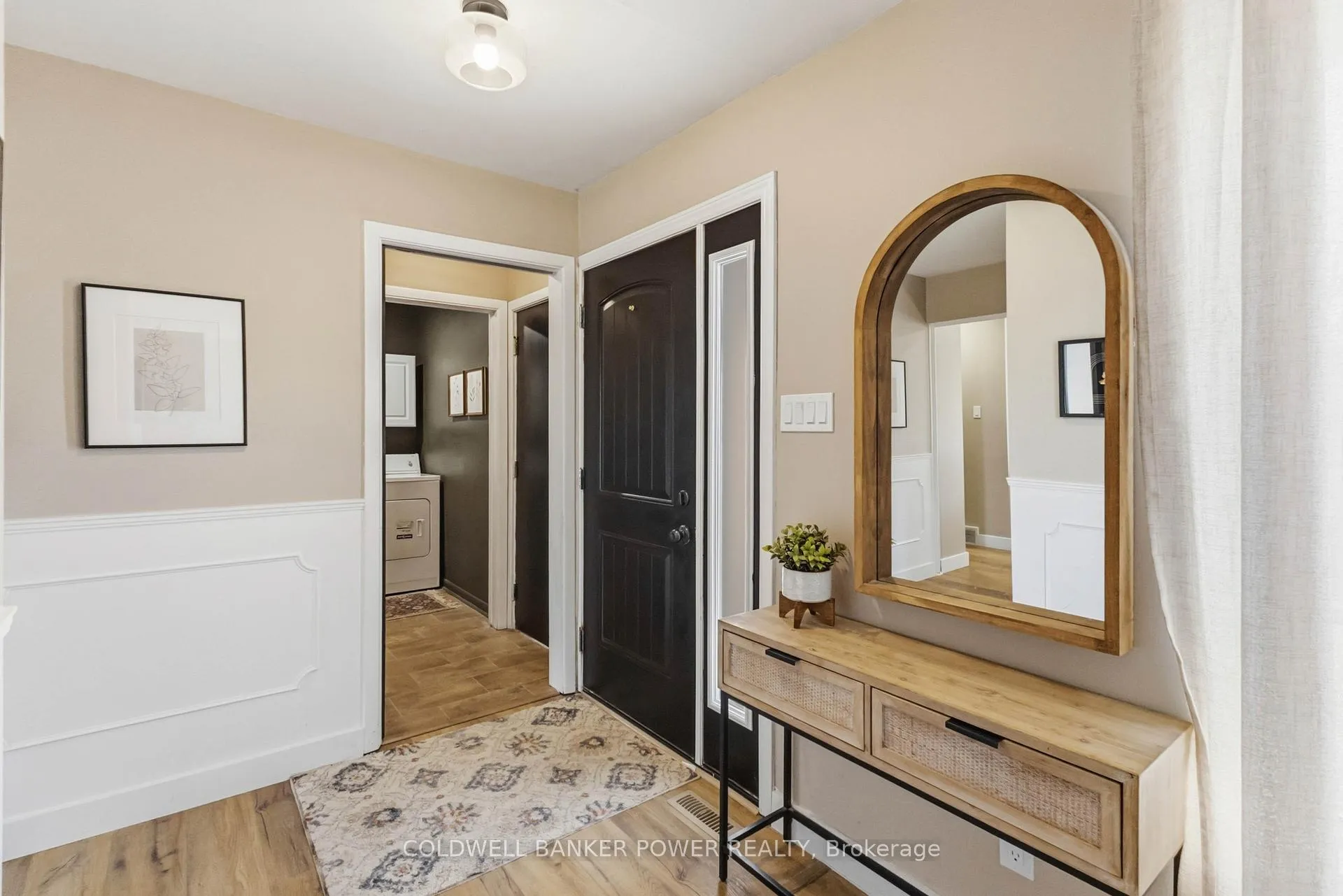 Photo 7 of 176 Canterbury Drive, Thames Centre, Dorchester — HOMEH