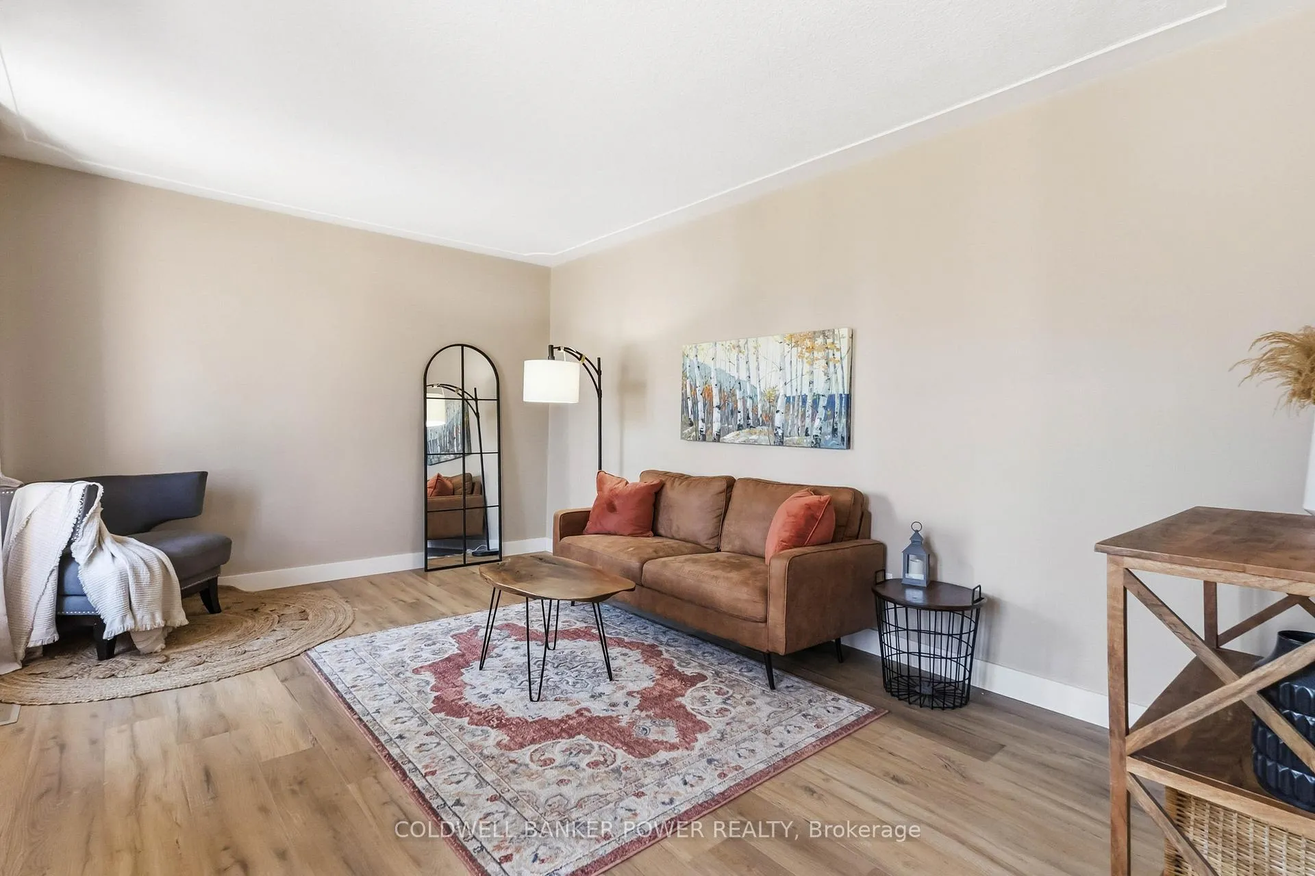 Photo 11 of 176 Canterbury Drive, Thames Centre, Dorchester — HOMEH