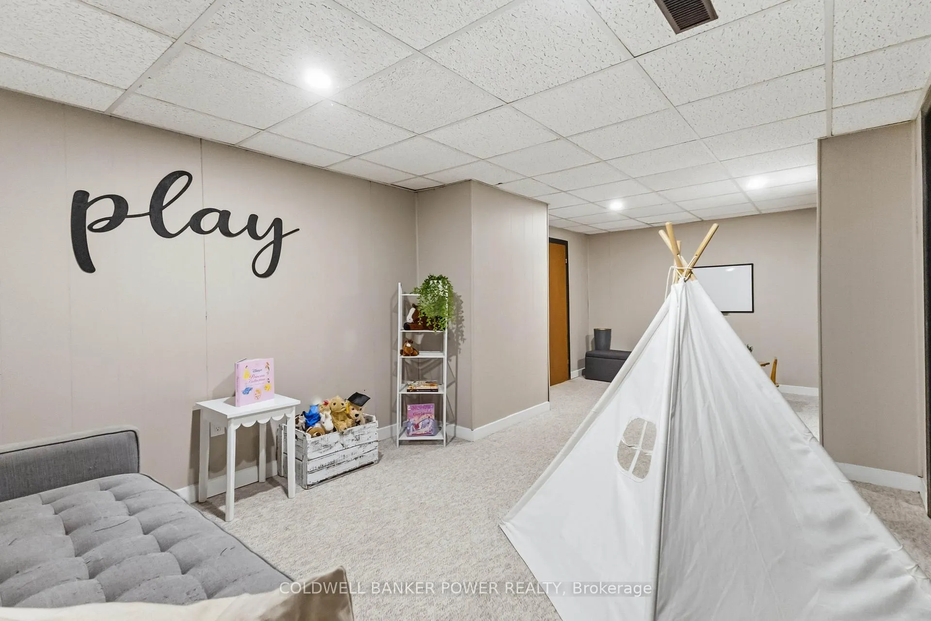 Photo 40 of 176 Canterbury Drive, Thames Centre, Dorchester — HOMEH