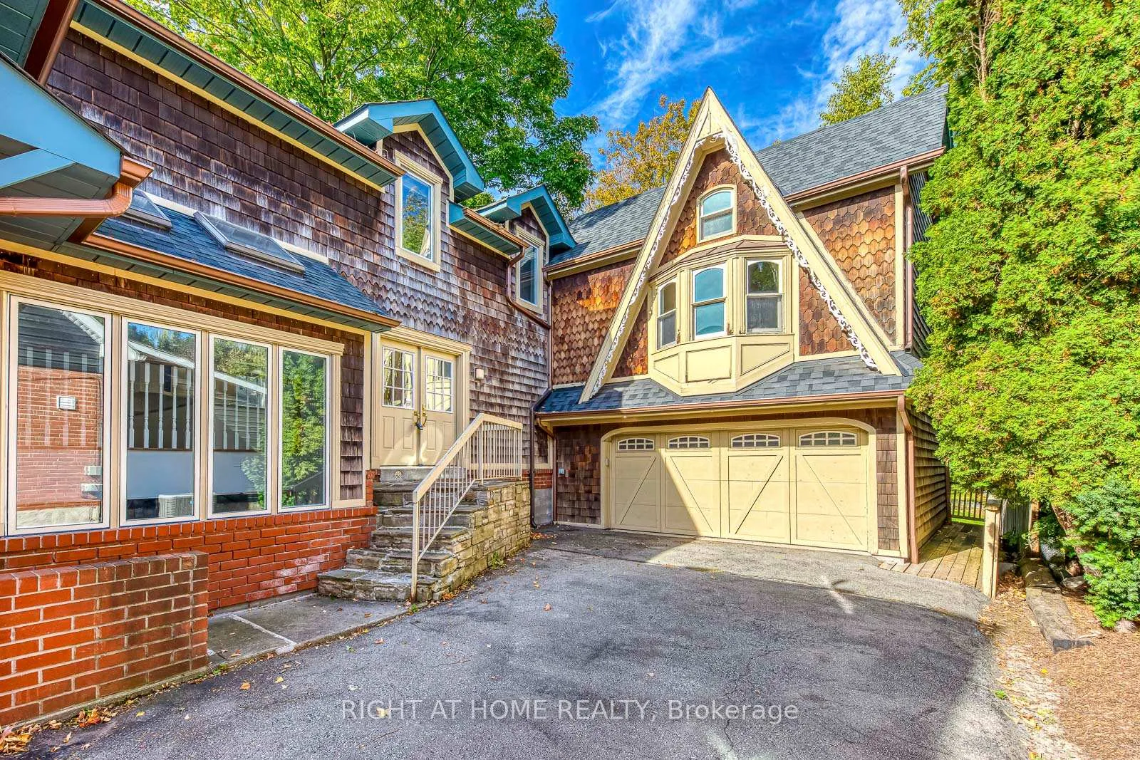 Photo 3 of 435 Maple Avenue, Oakville, Old Oakville — HOMEH