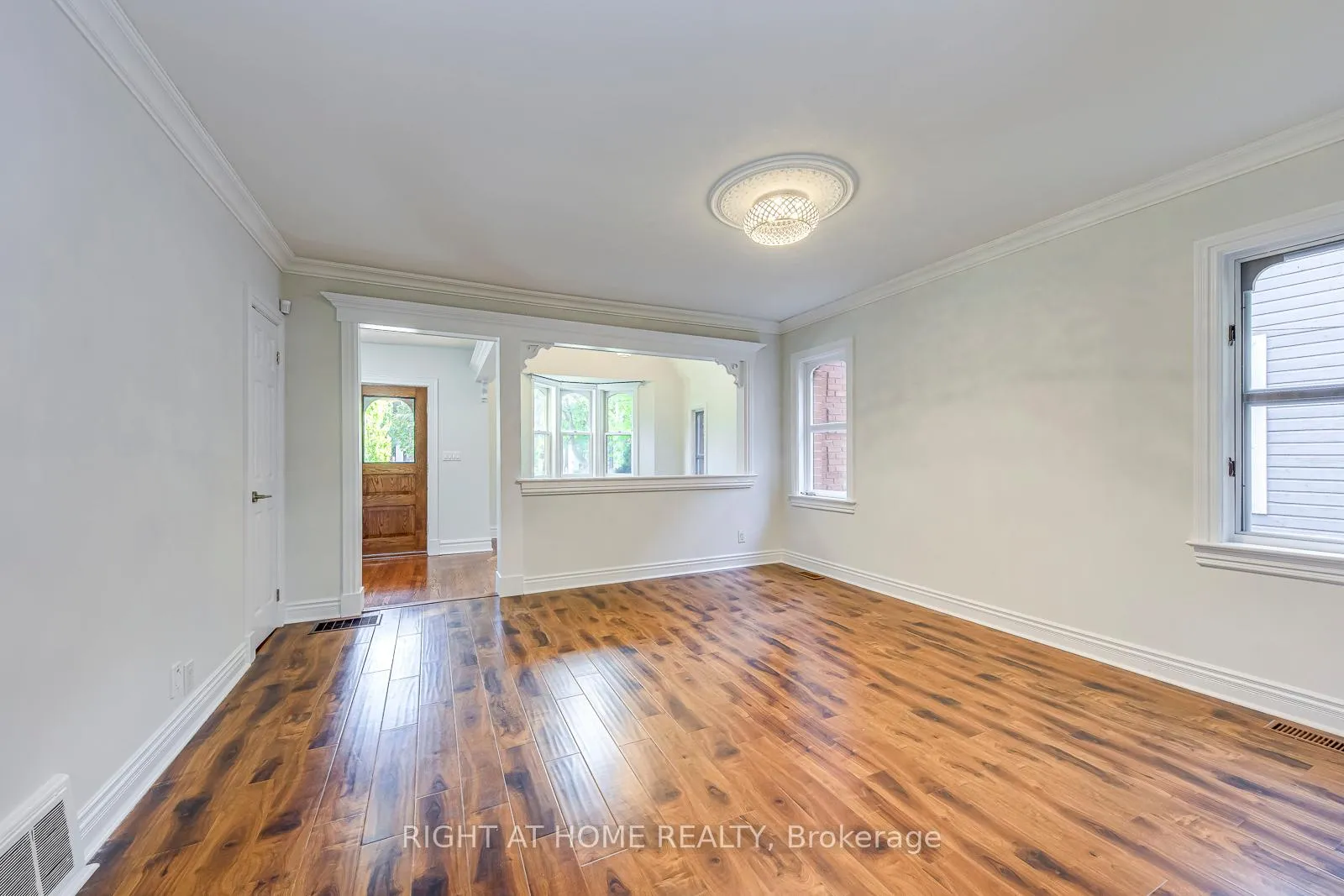 Photo 8 of 435 Maple Avenue, Oakville, Old Oakville — HOMEH