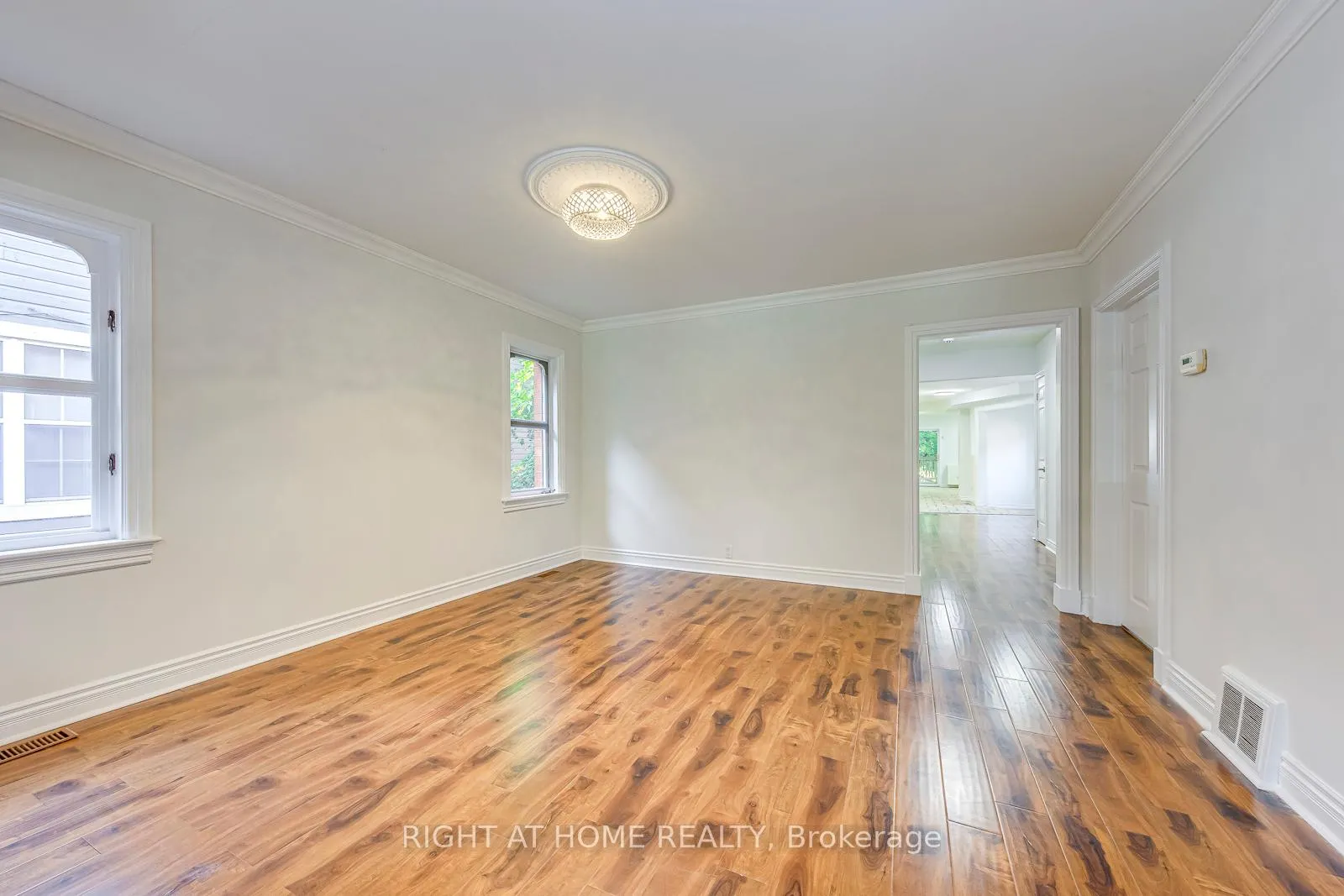 Photo 9 of 435 Maple Avenue, Oakville, Old Oakville — HOMEH