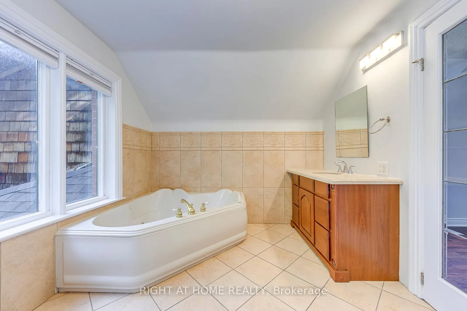 Photo 30 of 435 Maple Avenue, Oakville, Old Oakville — HOMEH