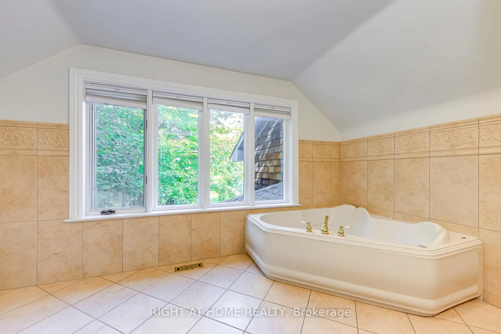 Photo 32 of 435 Maple Avenue, Oakville, Old Oakville — HOMEH