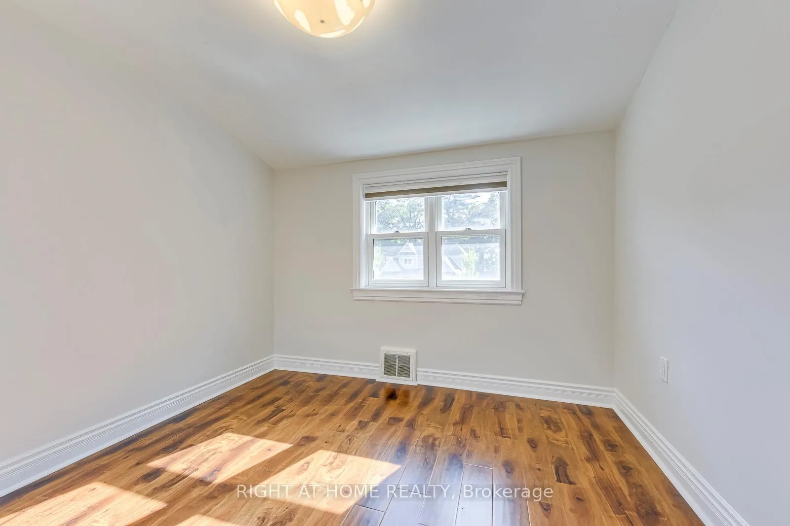 Photo 33 of 435 Maple Avenue, Oakville, Old Oakville — HOMEH