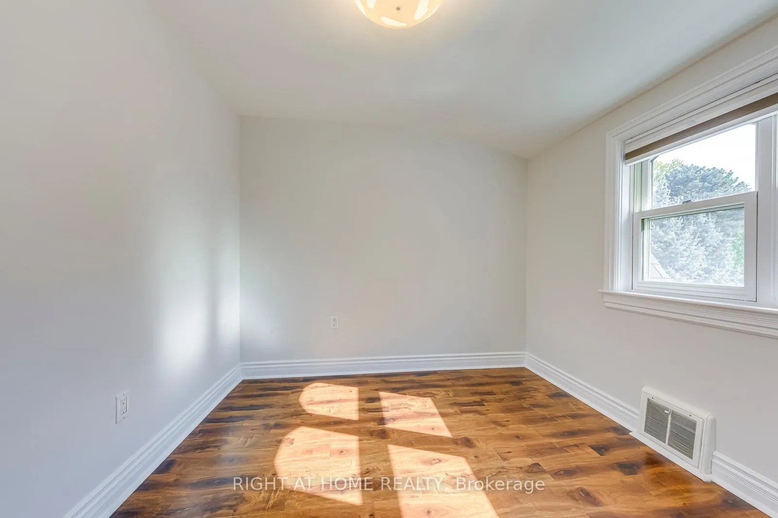 Photo 34 of 435 Maple Avenue, Oakville, Old Oakville — HOMEH