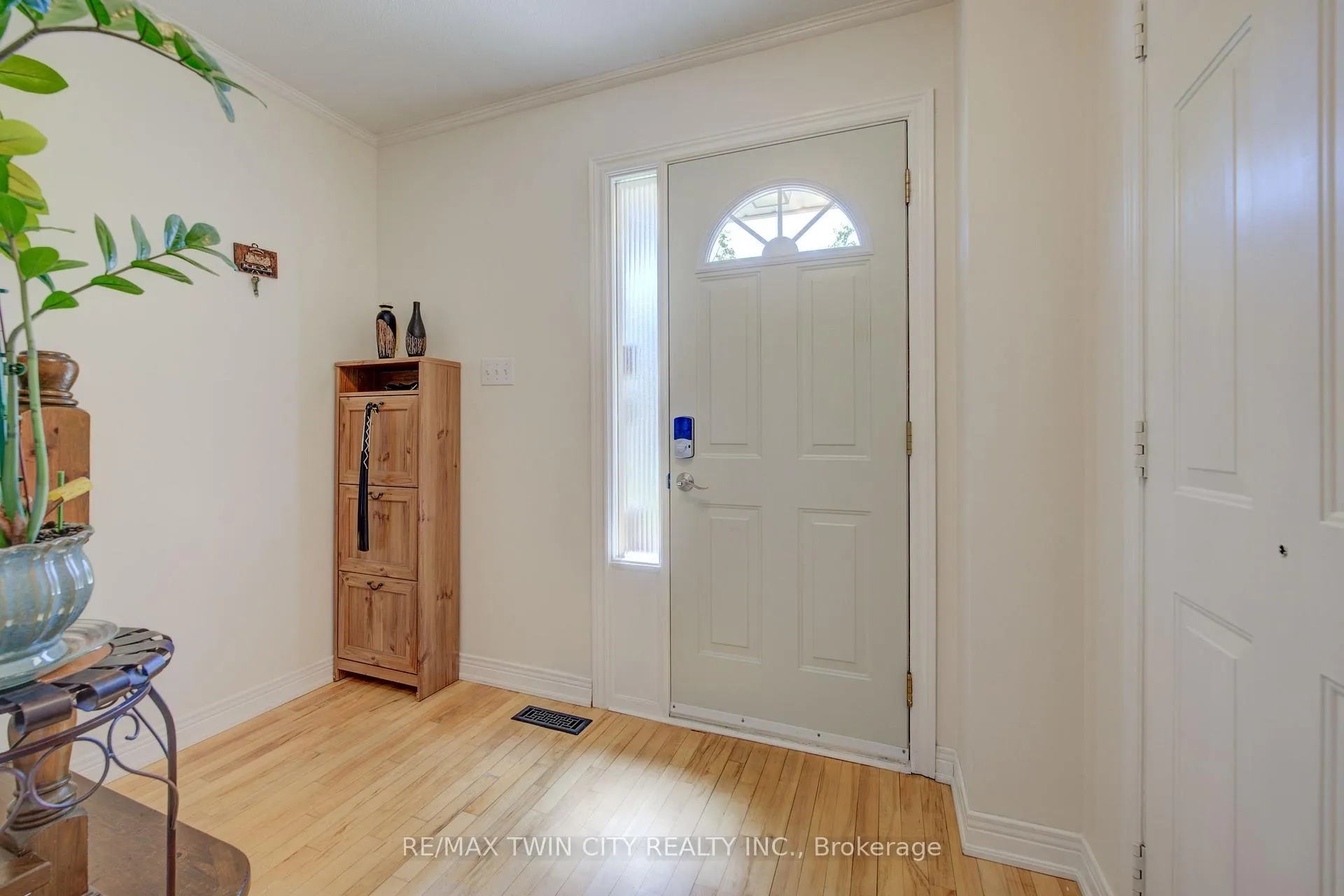 Photo 5 of Unit 60, 51 Paulander Drive, Kitchener — HOMEH