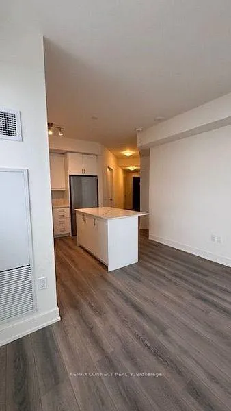 Photo 6 of Unit 805, 9000 Jane Street, Vaughan, Concord — HOMEH