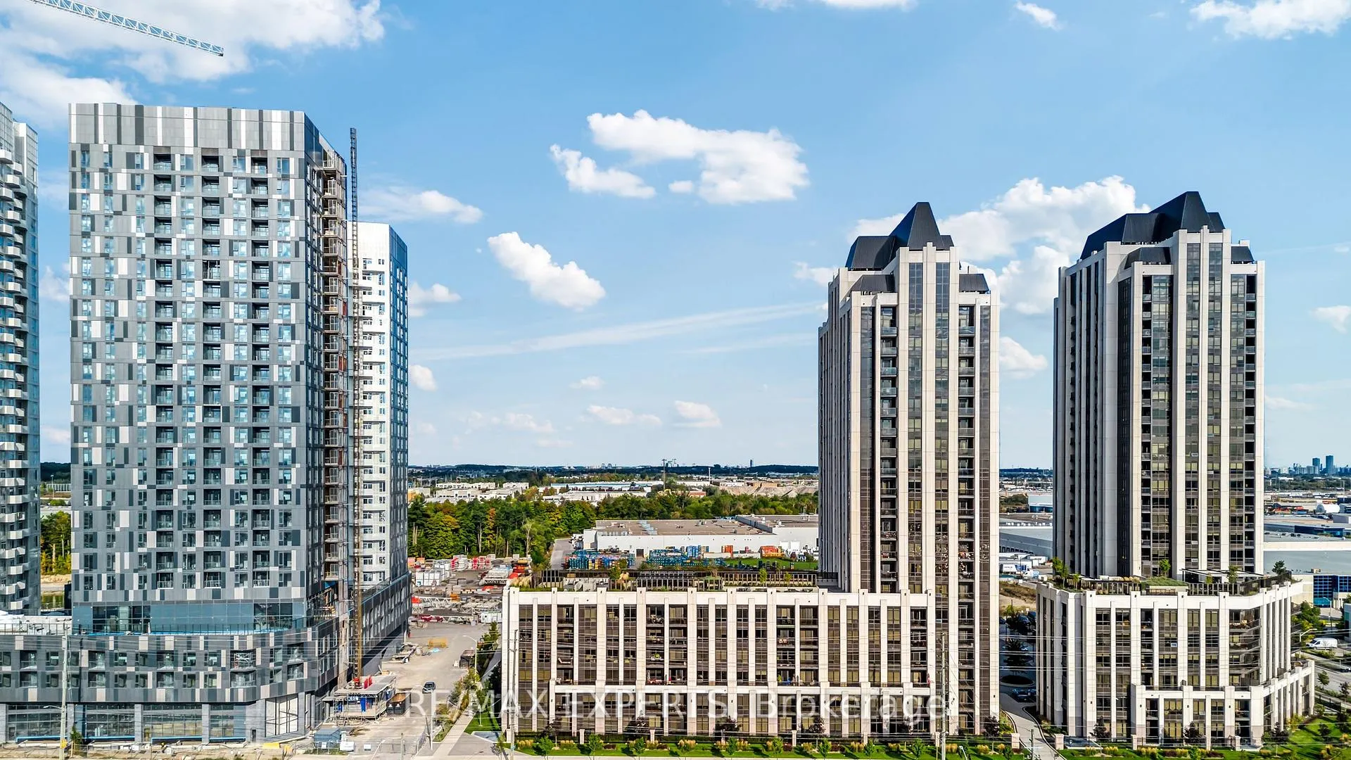 Photo 4 of Unit 702, 9085 Jane Street, Vaughan, Concord — HOMEH