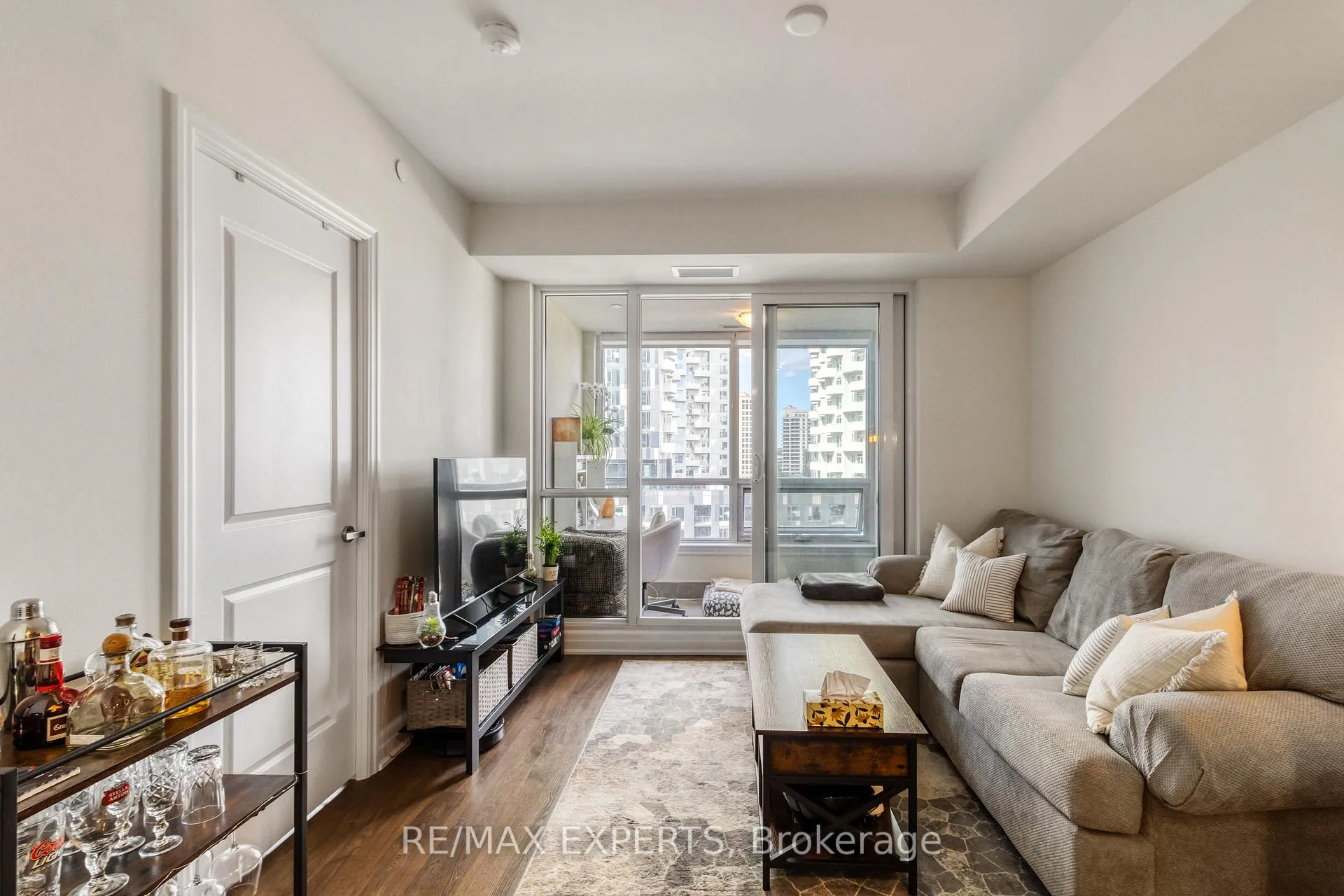 Photo 9 of Unit 702, 9085 Jane Street, Vaughan, Concord — HOMEH