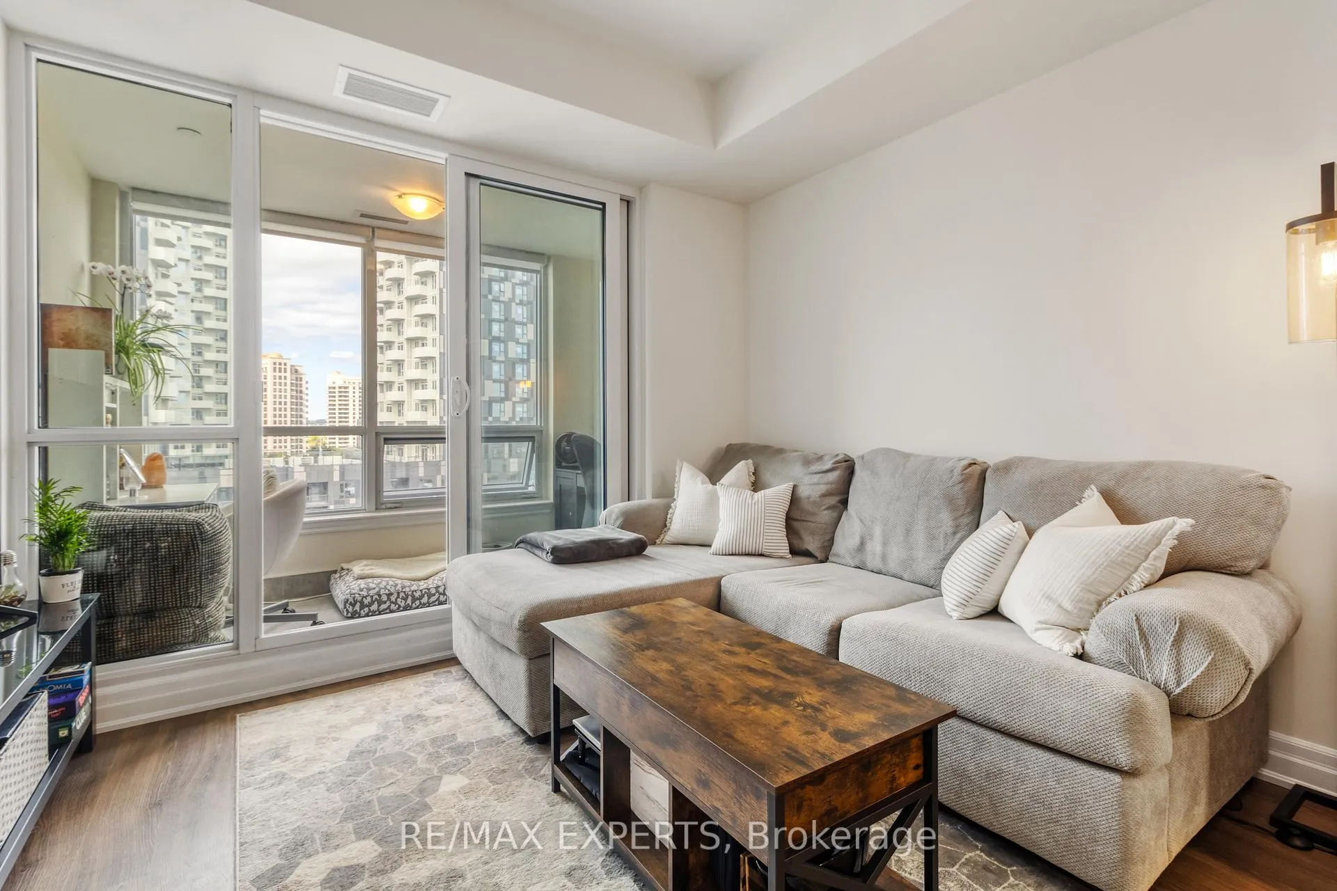 Photo 13 of Unit 702, 9085 Jane Street, Vaughan, Concord — HOMEH