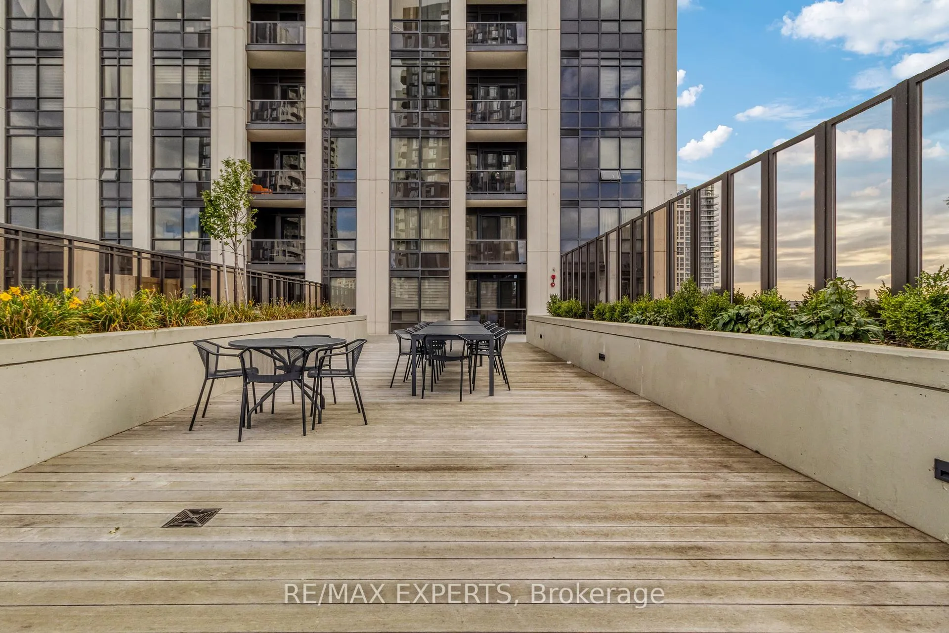 Photo 17 of Unit 702, 9085 Jane Street, Vaughan, Concord — HOMEH