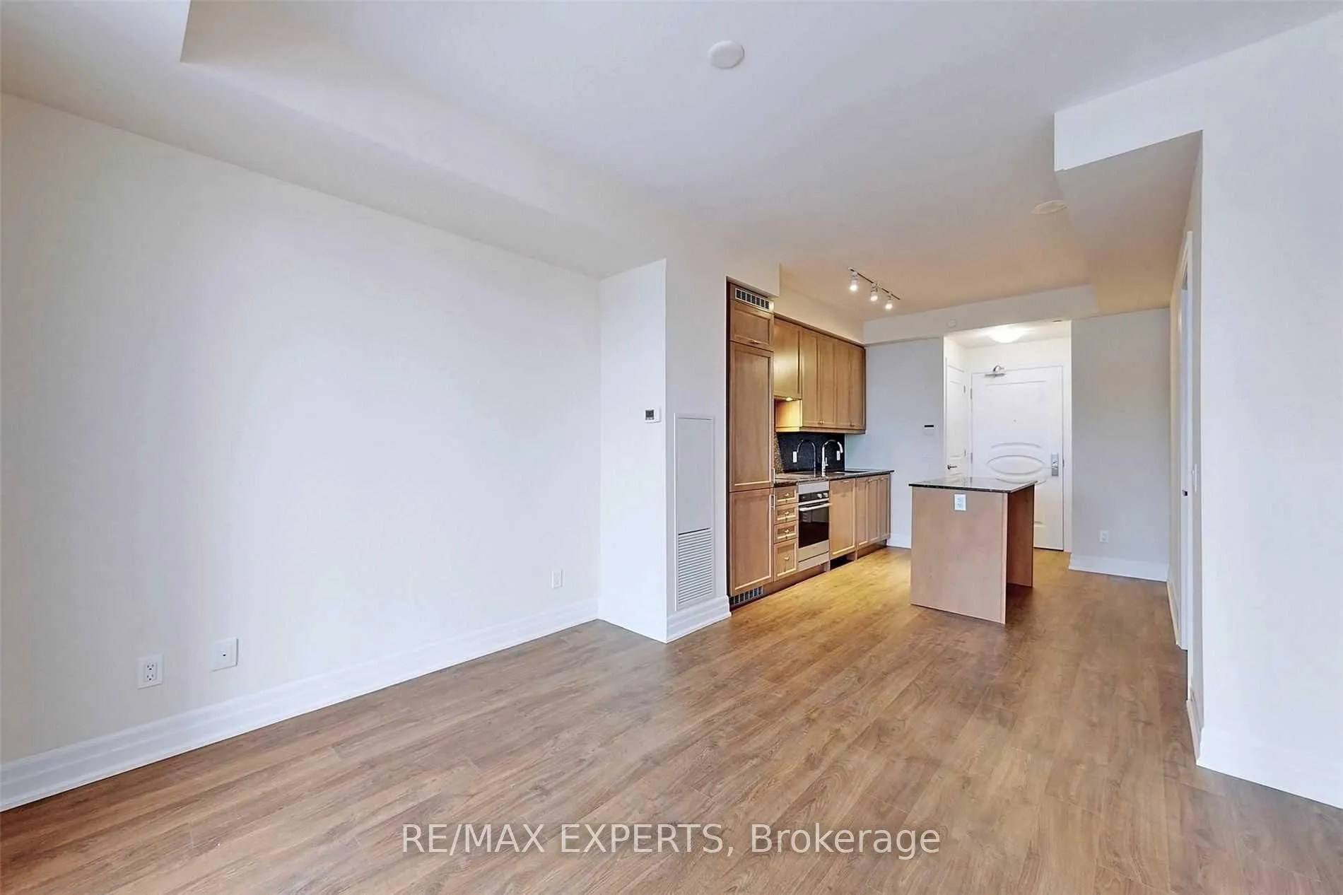 Photo 28 of Unit 702, 9085 Jane Street, Vaughan, Concord — HOMEH