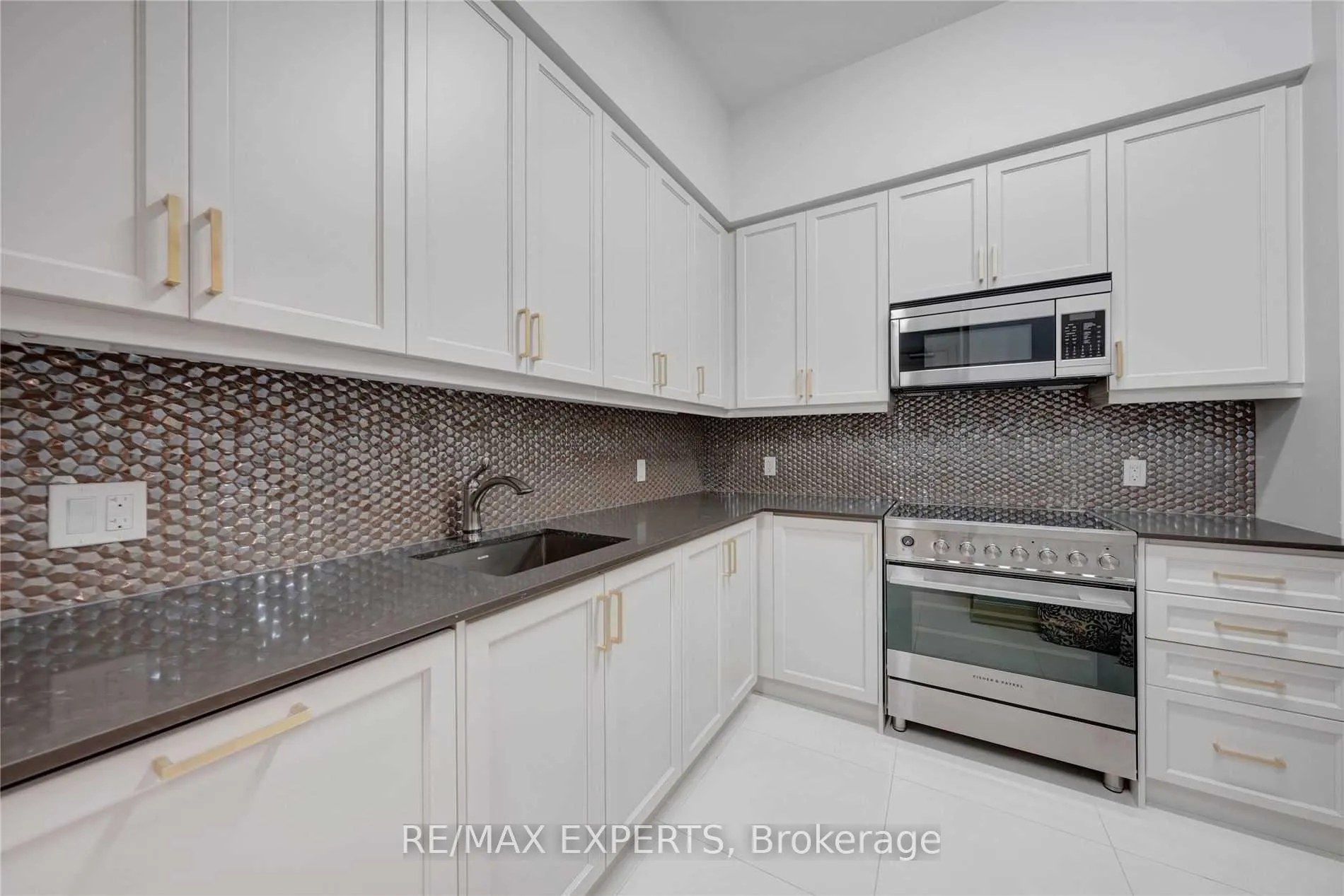 Photo 35 of Unit 702, 9085 Jane Street, Vaughan, Concord — HOMEH