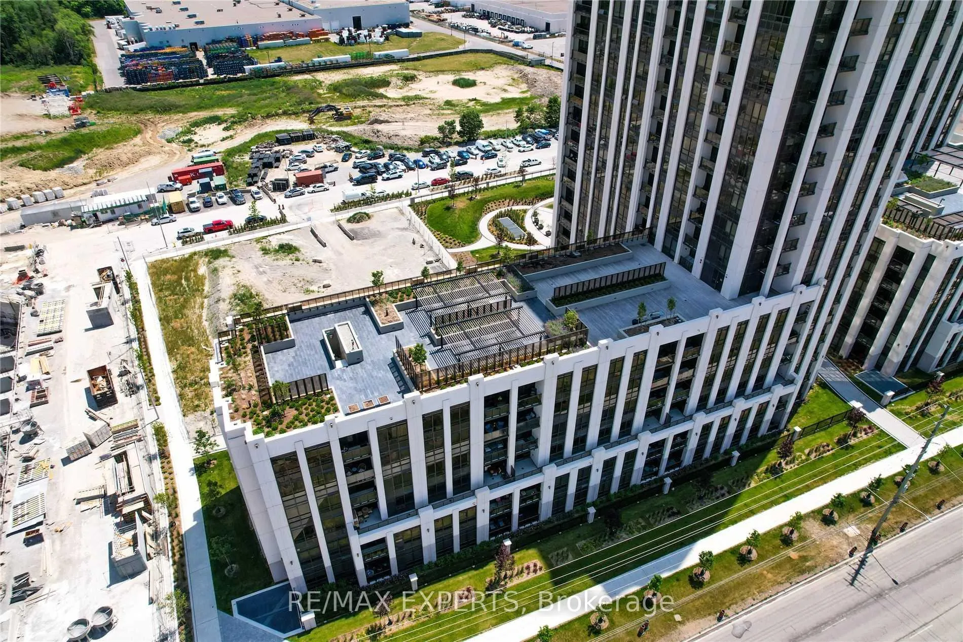 Photo 41 of Unit 702, 9085 Jane Street, Vaughan, Concord — HOMEH