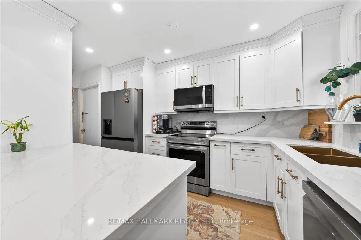Photo 1 of 910 Eglinton Avenue E, Toronto, Leaside — HOMEH