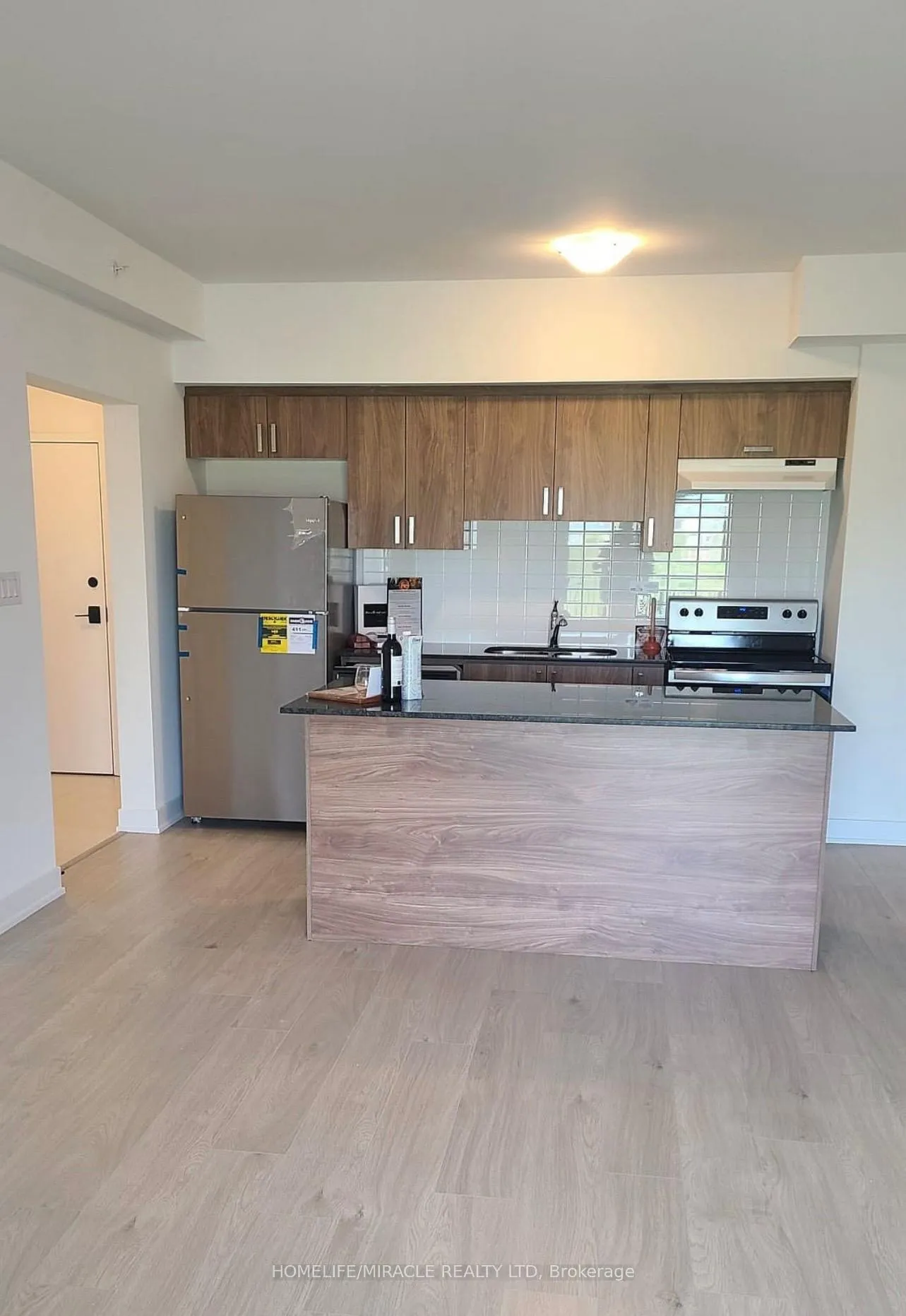 Photo 4 of Unit 112, 1 Chef Lane, Barrie, Rural Barrie Southeast — HOMEH