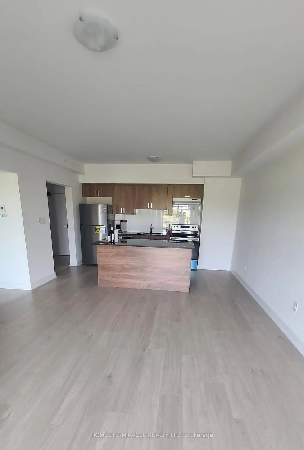 Photo 5 of Unit 112, 1 Chef Lane, Barrie, Rural Barrie Southeast — HOMEH