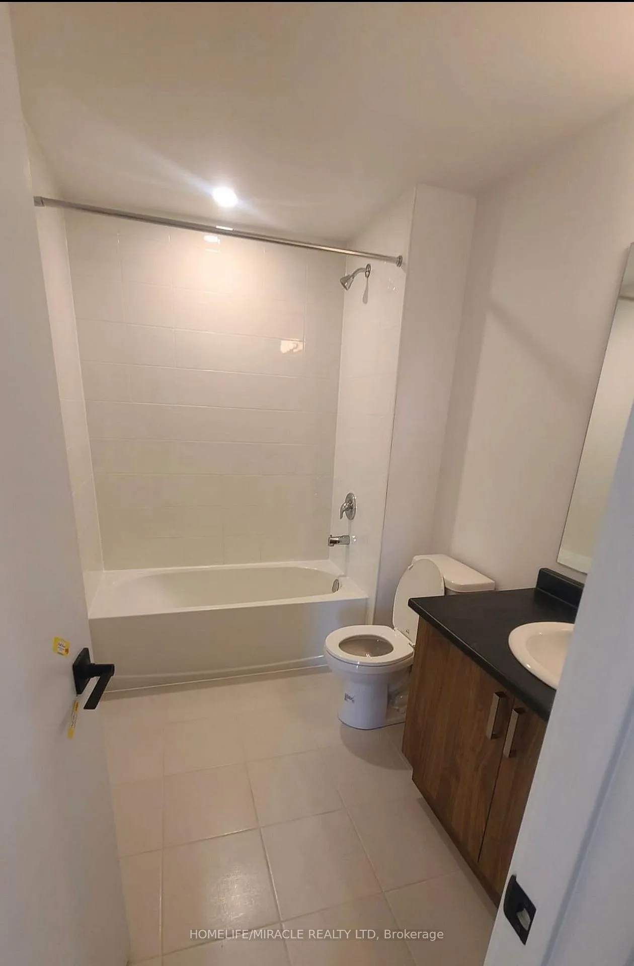 Photo 14 of Unit 112, 1 Chef Lane, Barrie, Rural Barrie Southeast — HOMEH