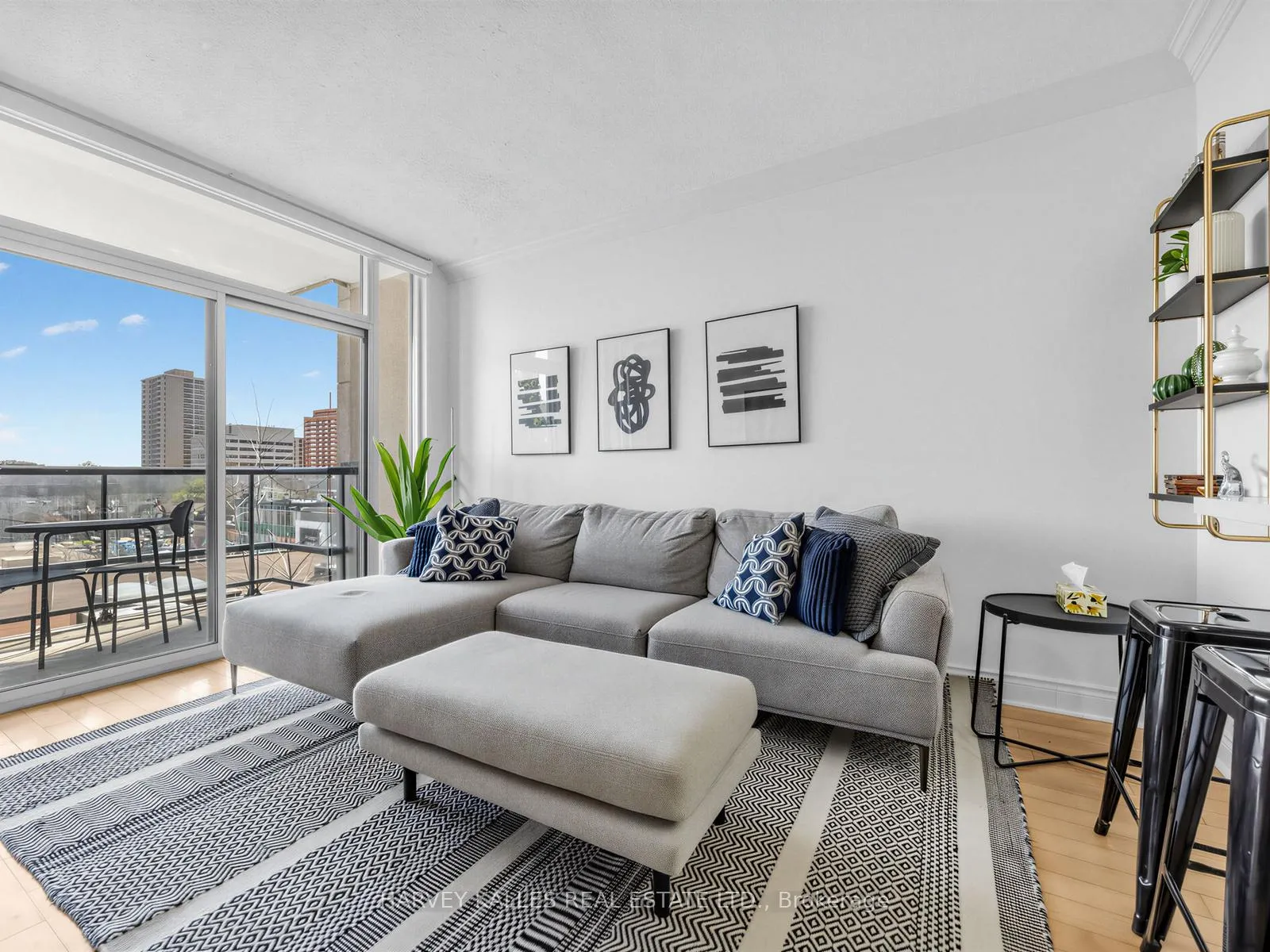 Photo 16 of Unit 422, 10 Delisle Avenue, Toronto, Yonge-St. Clair — HOMEH